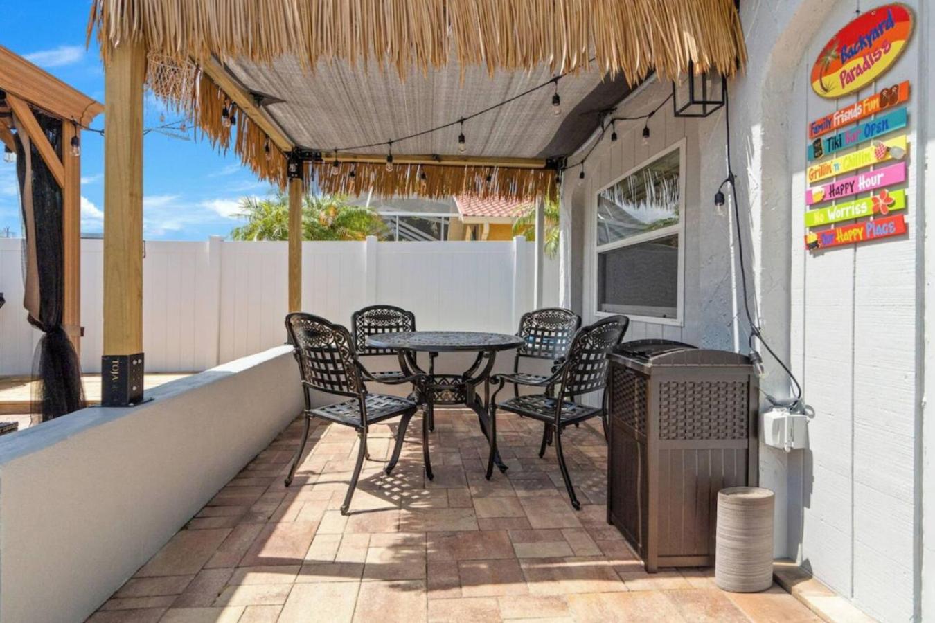 Villa Walk to Beach, Pool & Games Great for Family Vacations