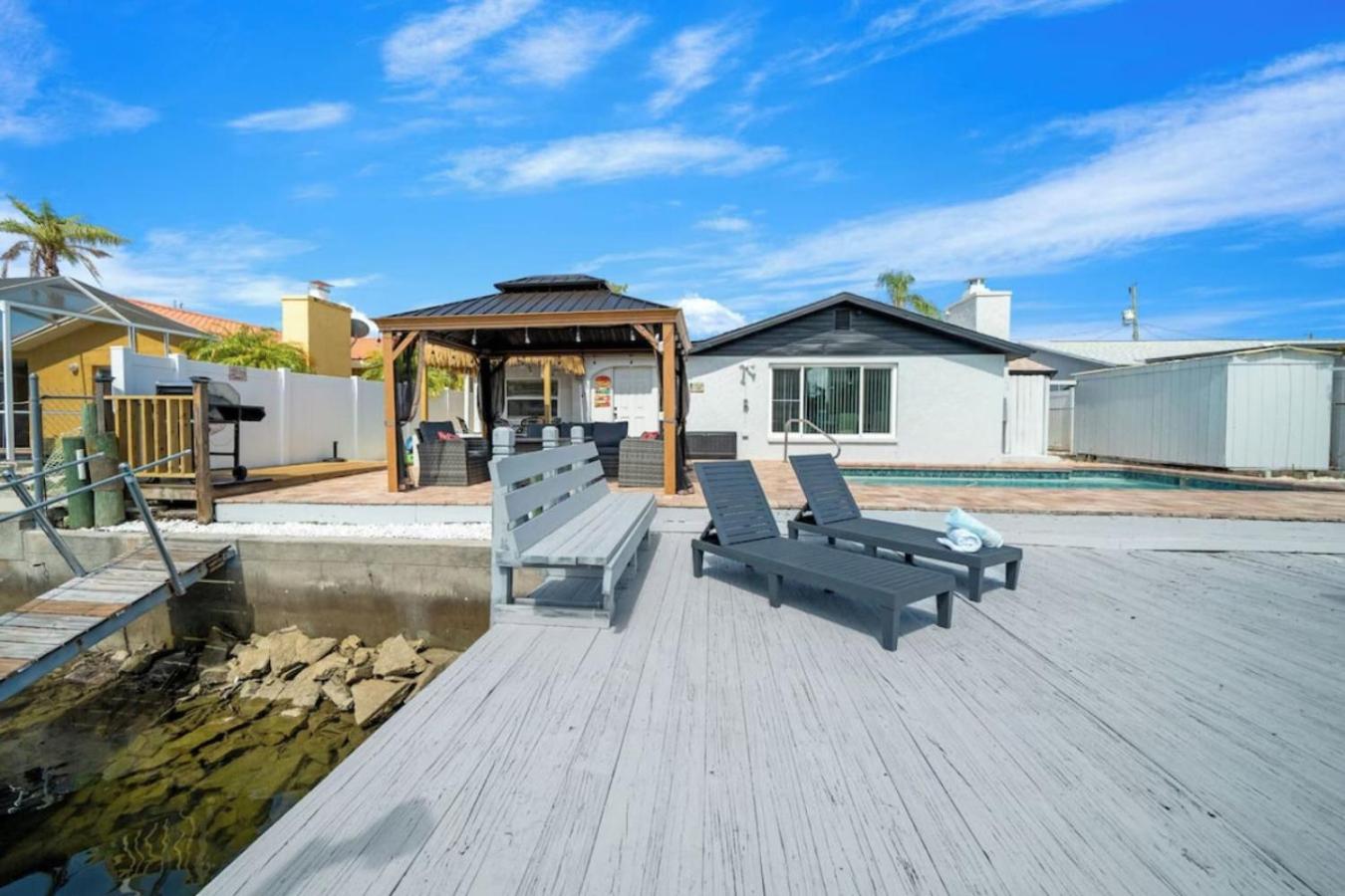 Villa Walk to Beach, Pool & Games Great for Family Vacations