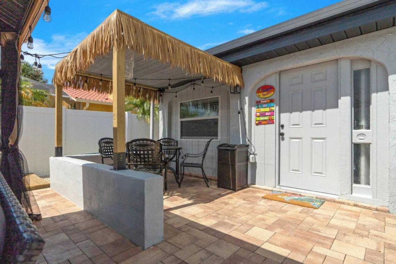 Villa Walk to Beach, Pool & Games Great for Family Vacations
