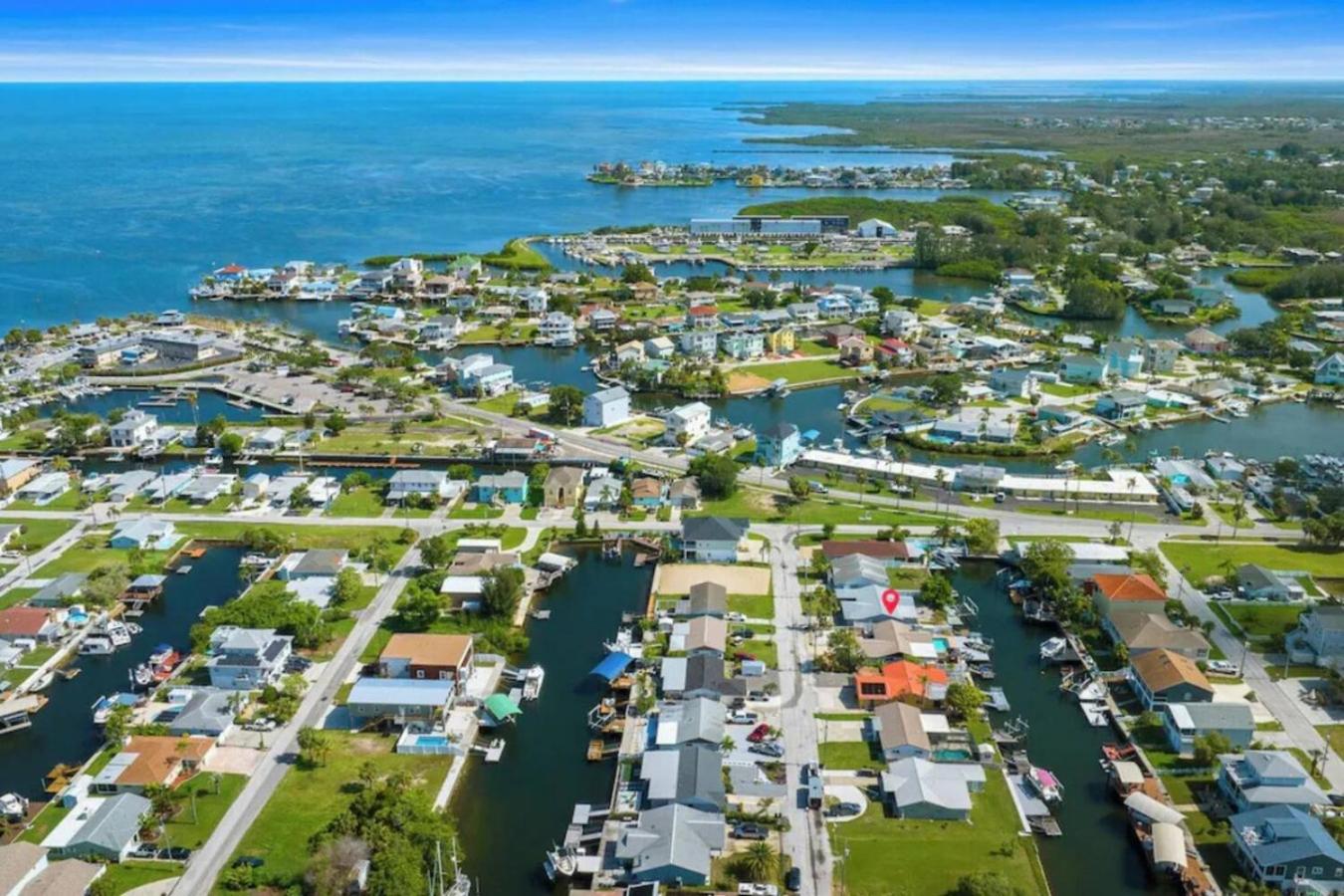 Villa Walk to Beach, Pool & Games Great for Family Vacations