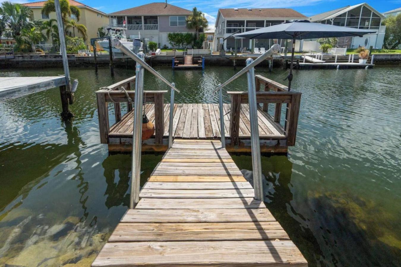 Villa Walk to Beach, Pool & Games Great for Family Vacations