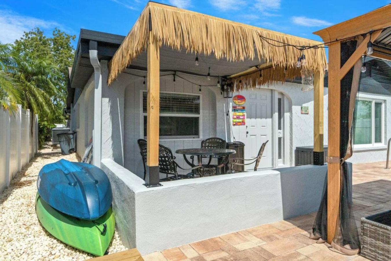 Villa Walk to Beach, Pool & Games Great for Family Vacations
