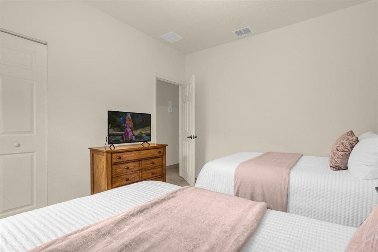 Luxury 4 BDR House near Disney 11105