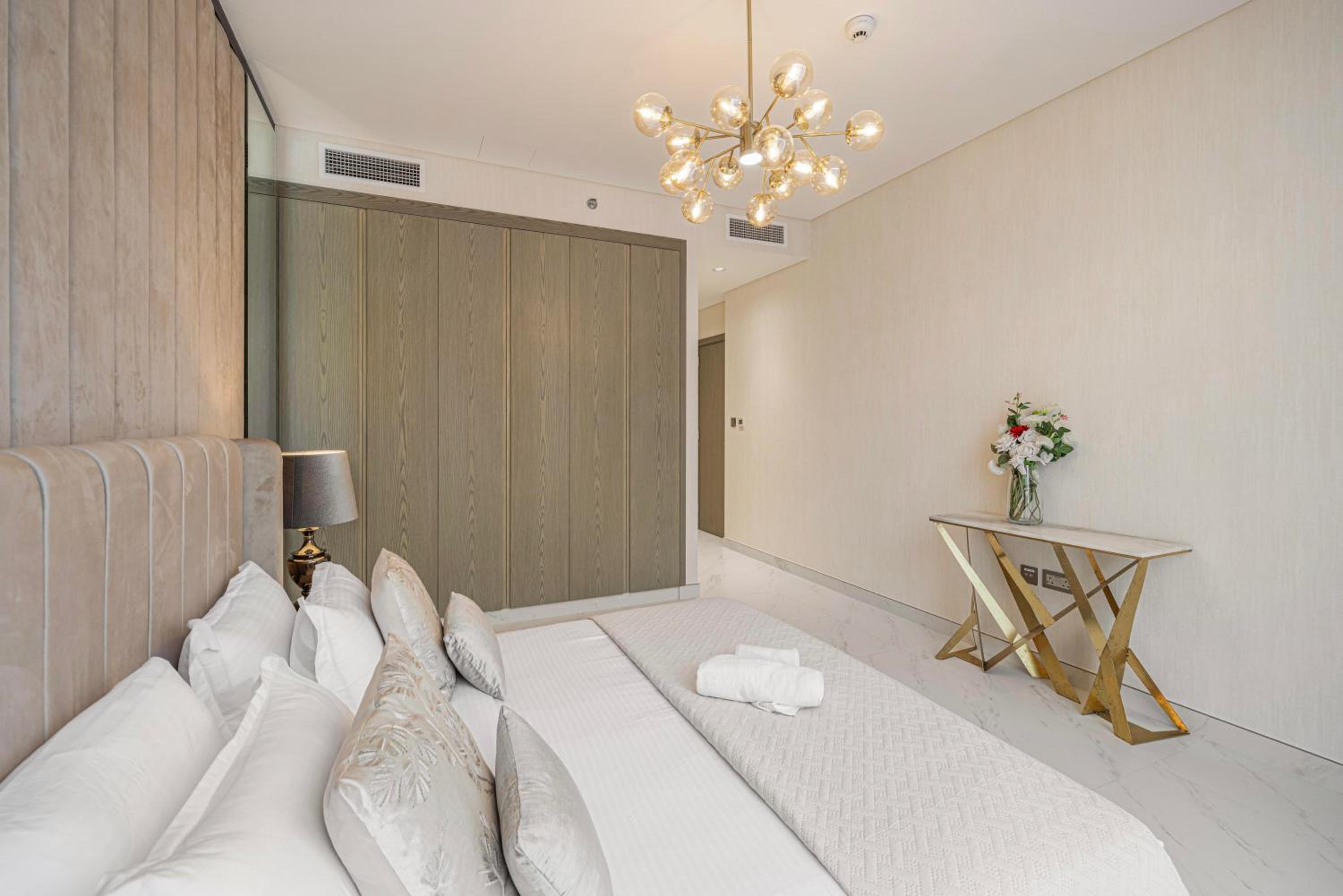 Luxury 2 Bedroom plus kids room Burj Khalifa View