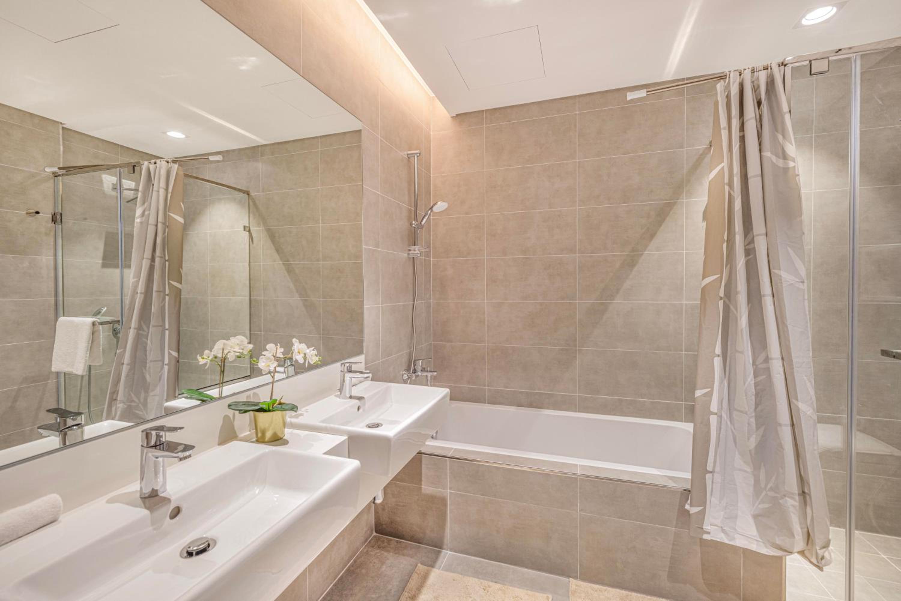 Luxury 2 Bedroom plus kids room Burj Khalifa View