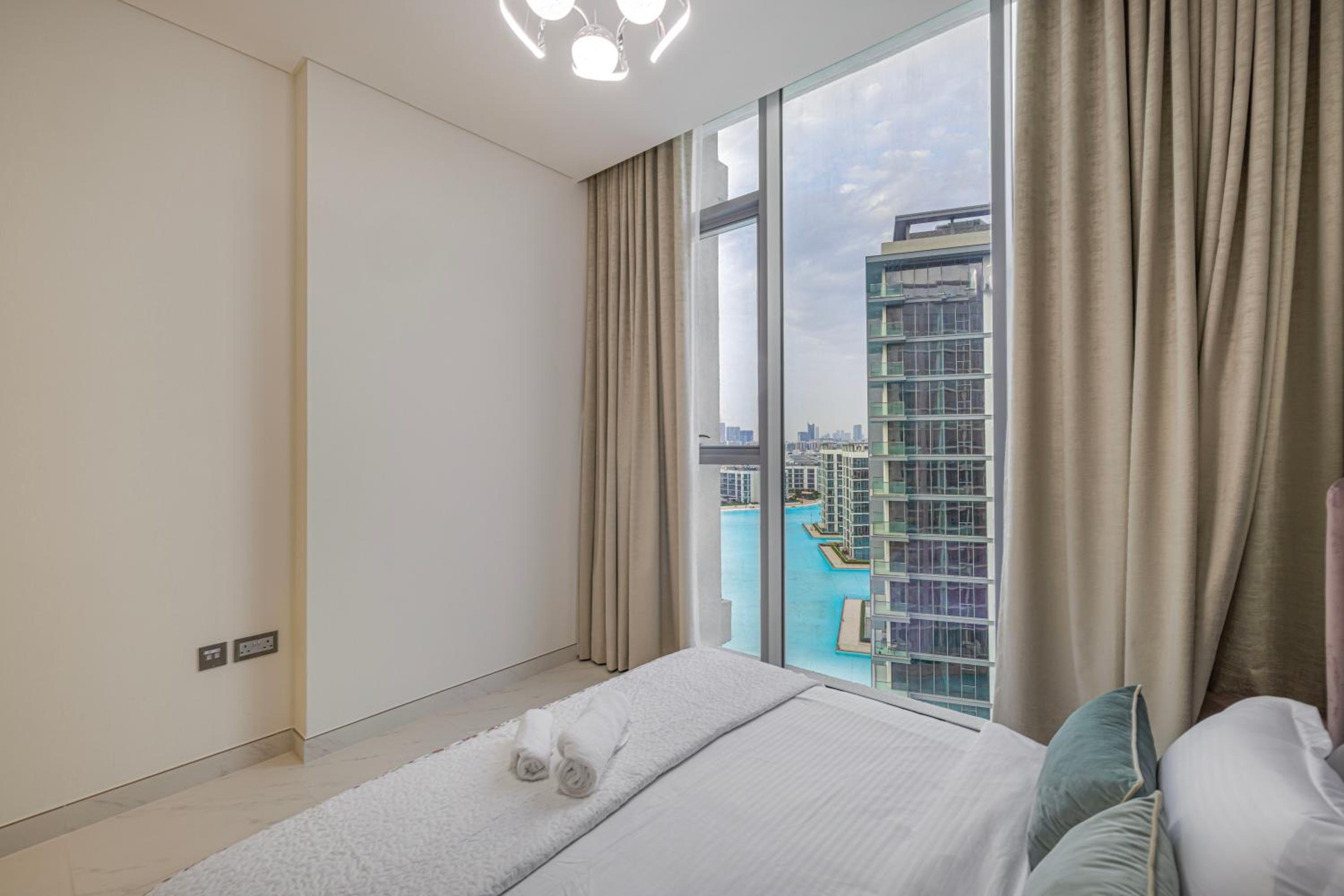 Luxury 2 Bedroom plus kids room Burj Khalifa View