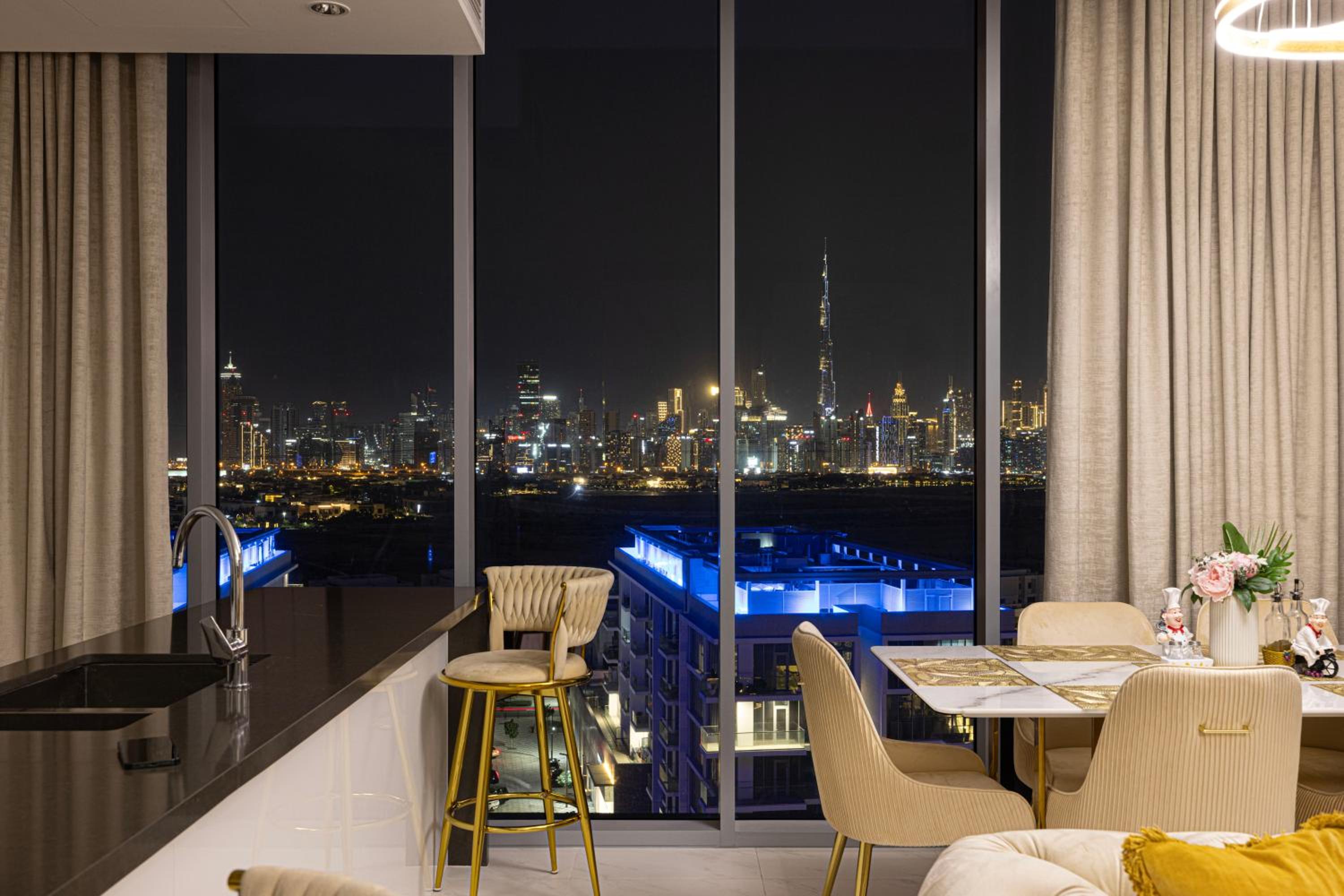 Luxury 2 Bedroom plus kids room Burj Khalifa View