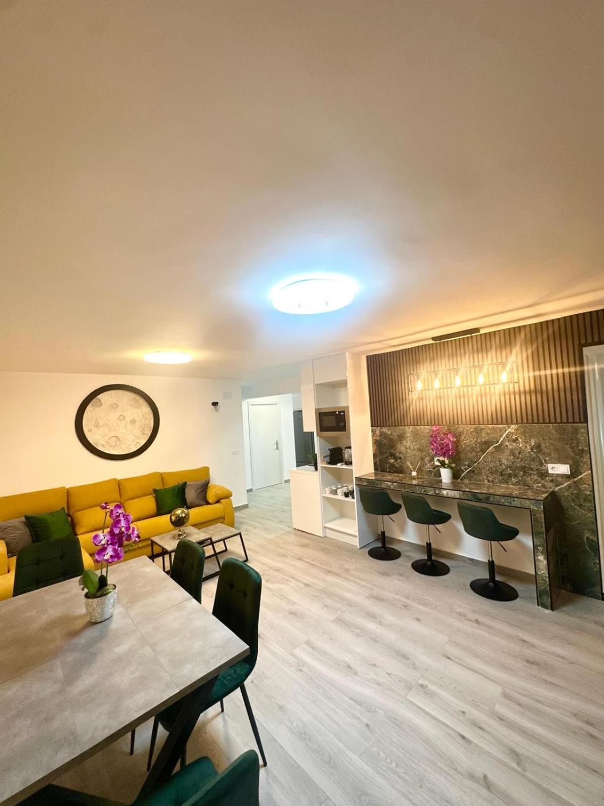 La Luna Apartment by the Sea