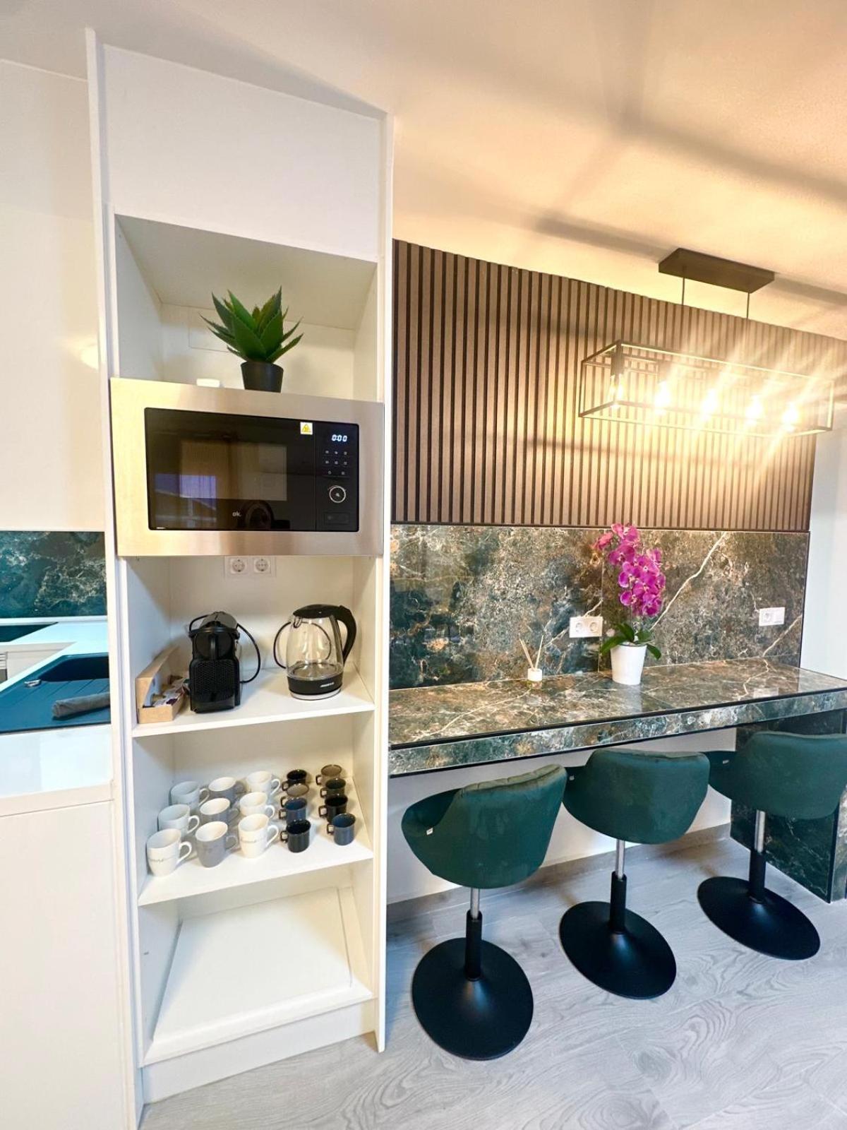 La Luna Apartment by the Sea