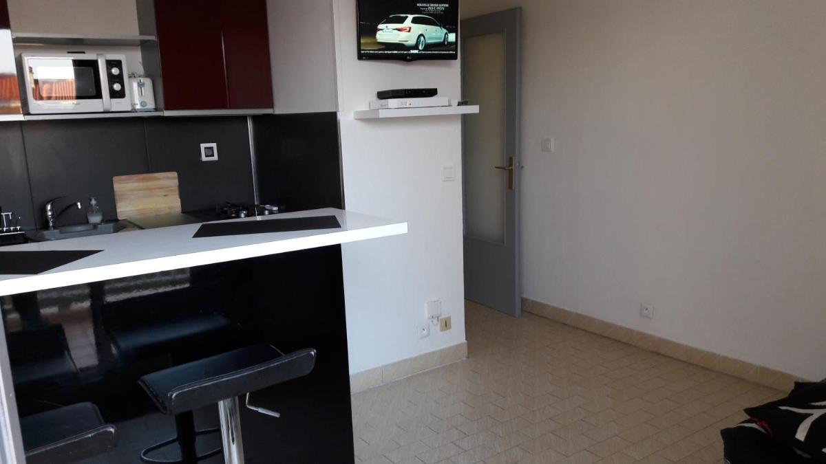 Appart Le Massillon Arenes Centre view 4