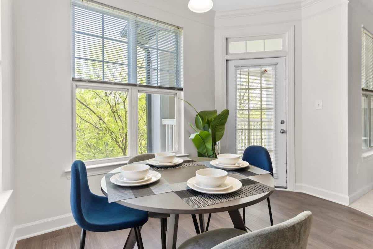 Upscale King 2BR Suite Mins to Downtown Raleigh!