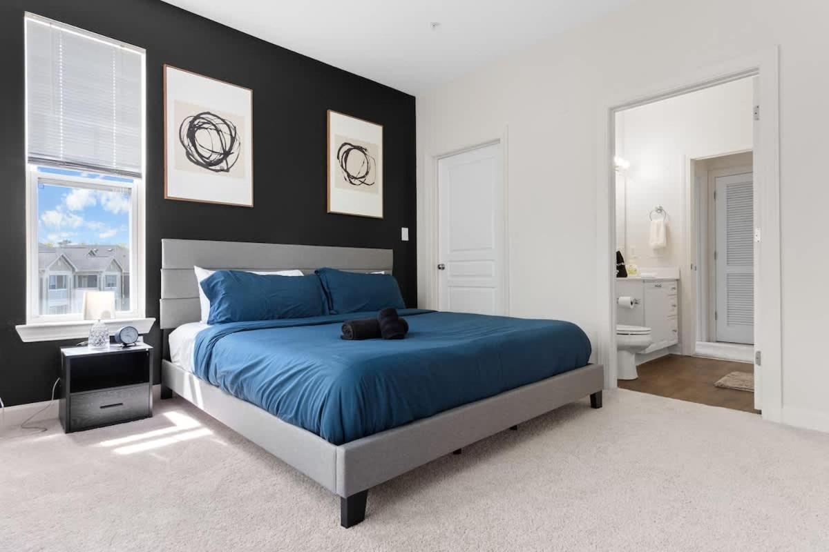 Upscale King 2BR Suite Mins to Downtown Raleigh!