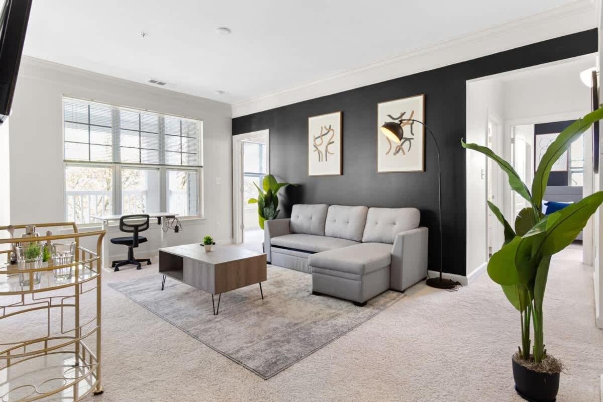 Upscale King 2BR Suite Mins to Downtown Raleigh!