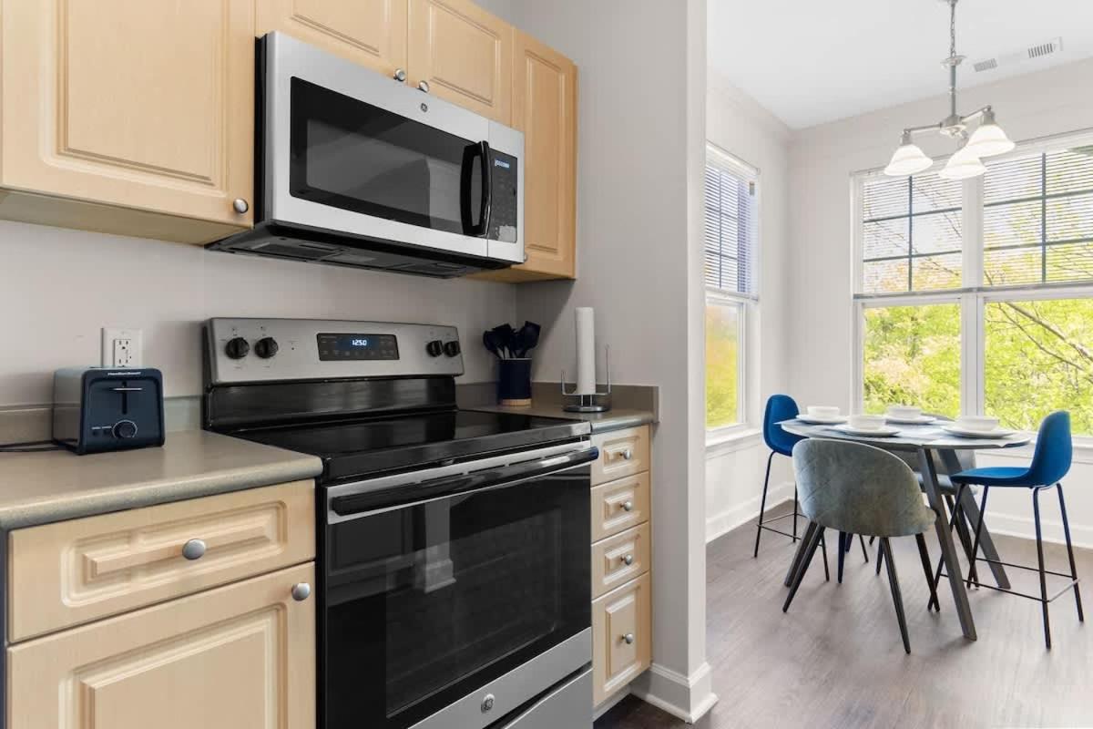 Upscale King 2BR Suite Mins to Downtown Raleigh!