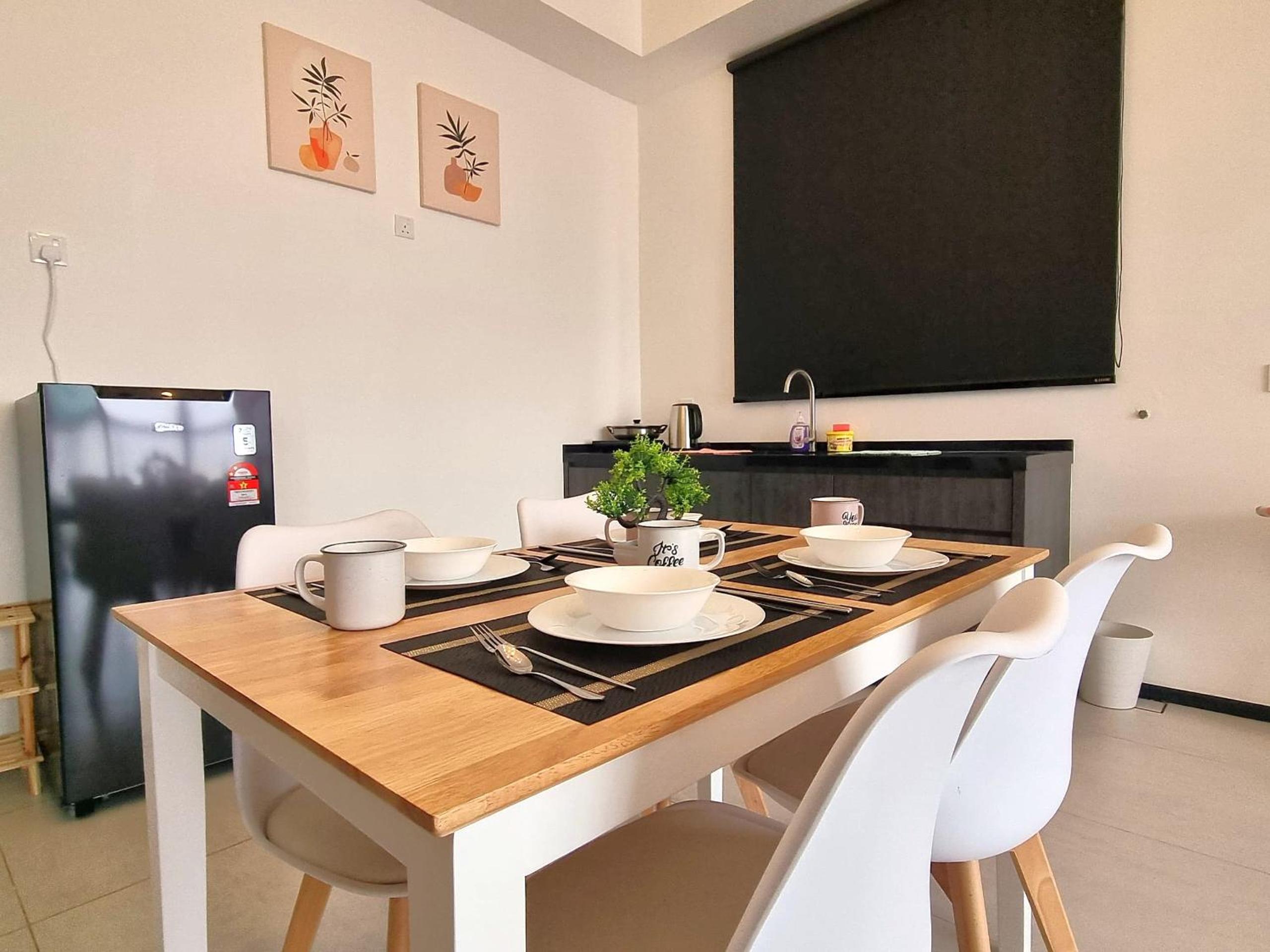 Urban Suites, 4 Plus 2 Pax, 2 Bedrooms Apartment