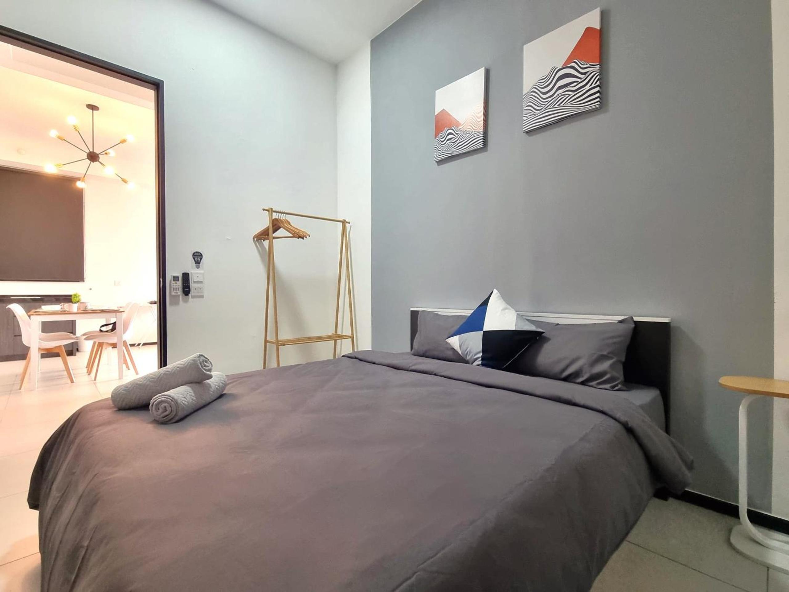 Urban Suites, 4 Plus 2 Pax, 2 Bedrooms Apartment