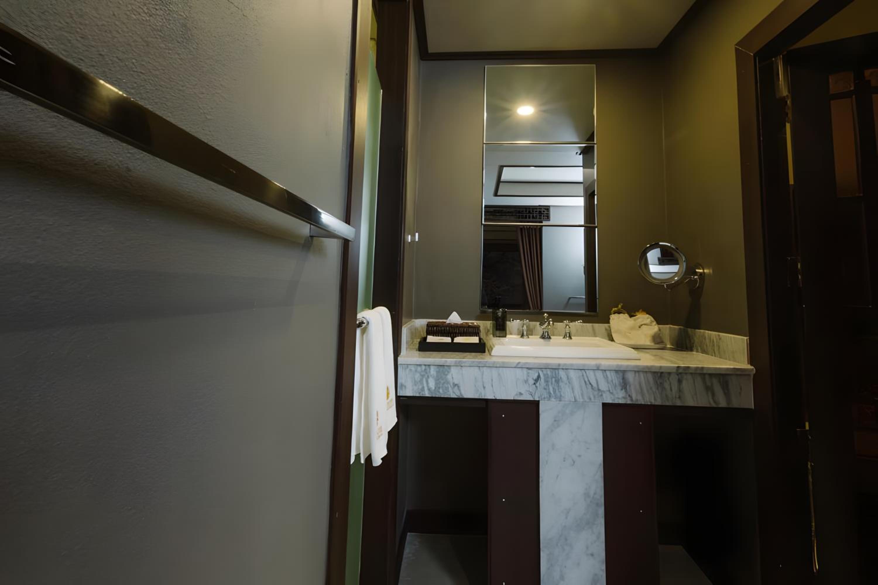 XX Lunar Mansion Hotel - โรงแรม ลูน่า แมนชั่น เชียงใหม่