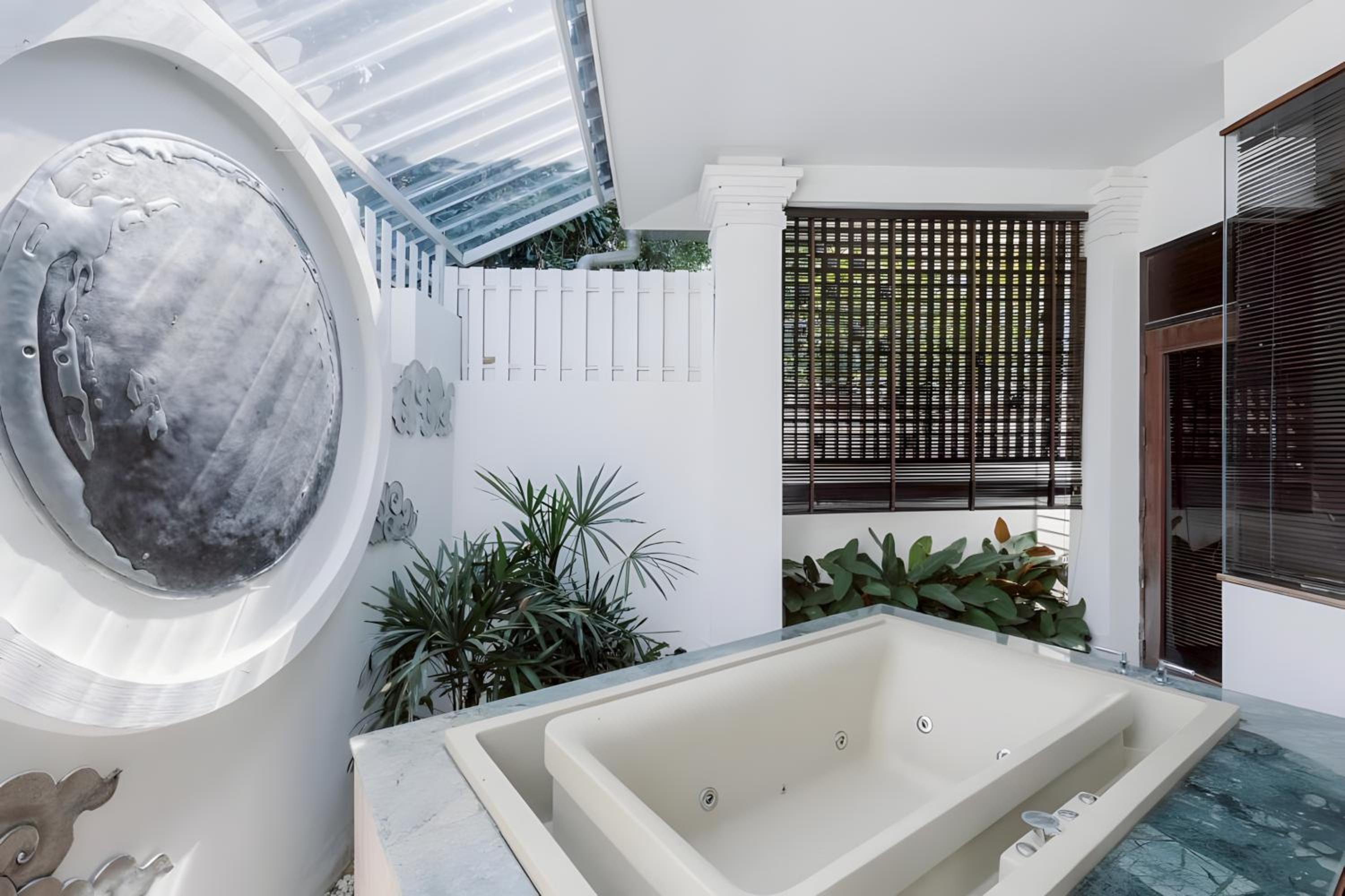 XX Lunar Mansion Hotel - โรงแรม ลูน่า แมนชั่น เชียงใหม่