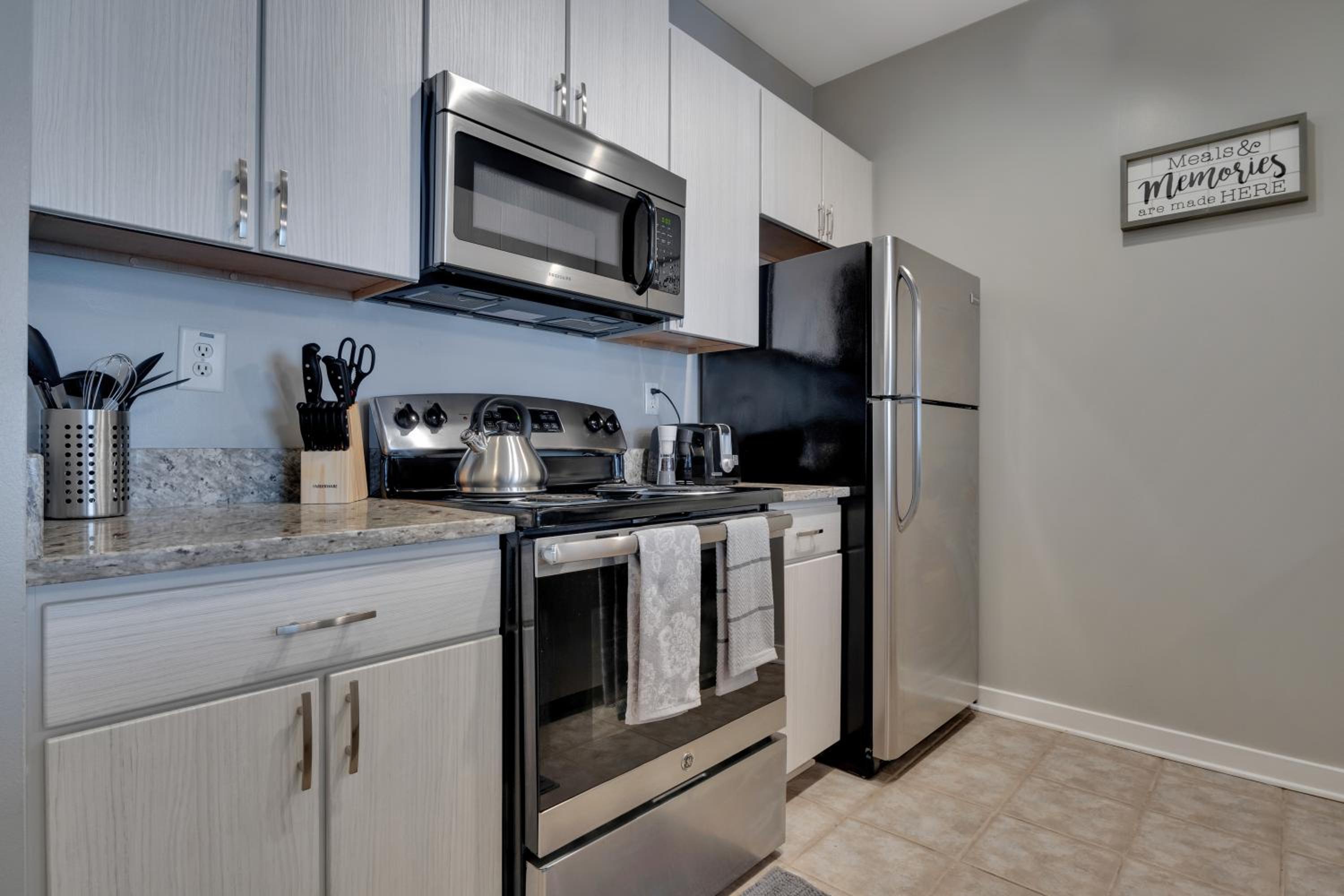 Midtown Escape Inman Park near Mercedes-Benz stadium- Free Parking