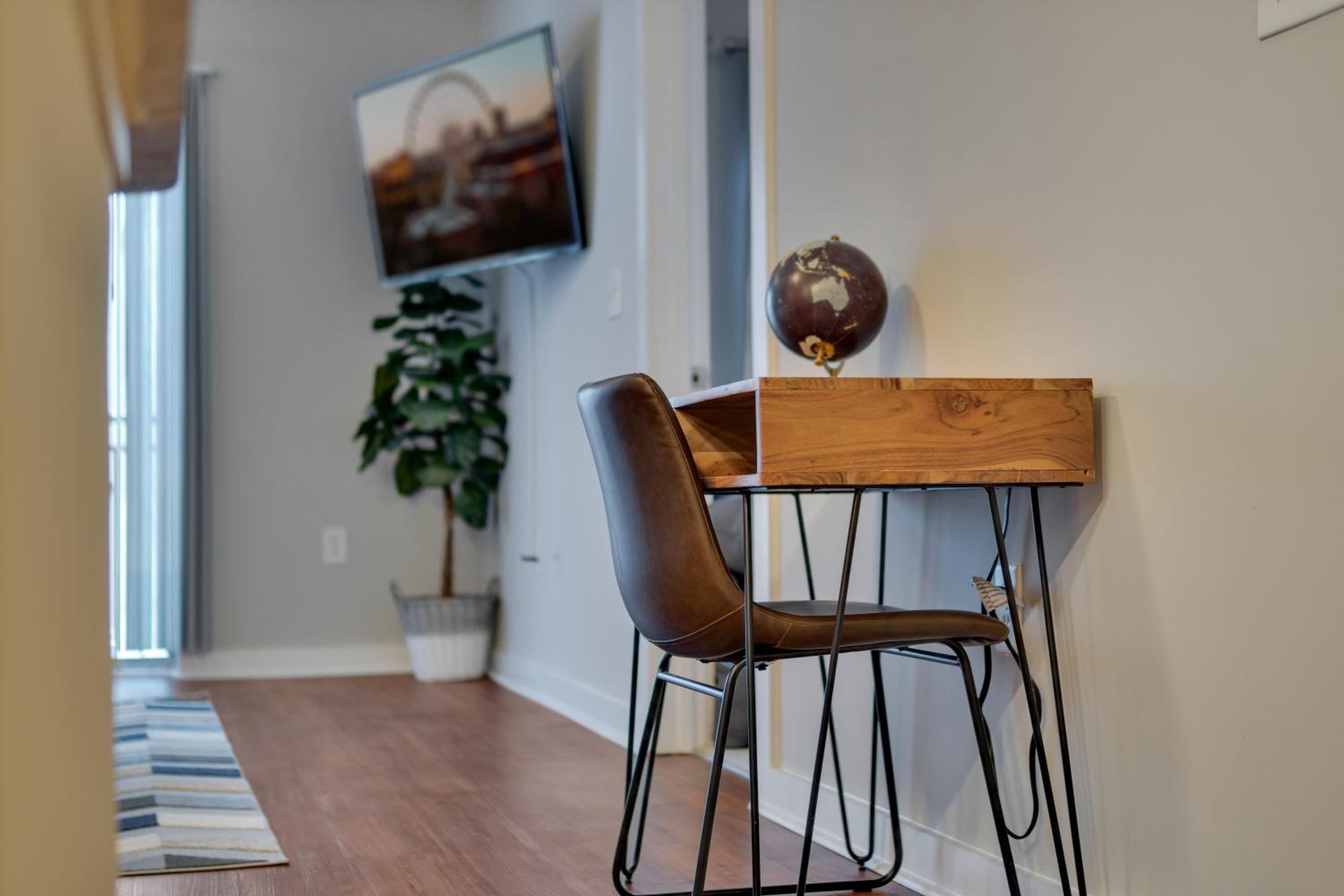 Midtown Escape Inman Park near Mercedes-Benz stadium- Free Parking