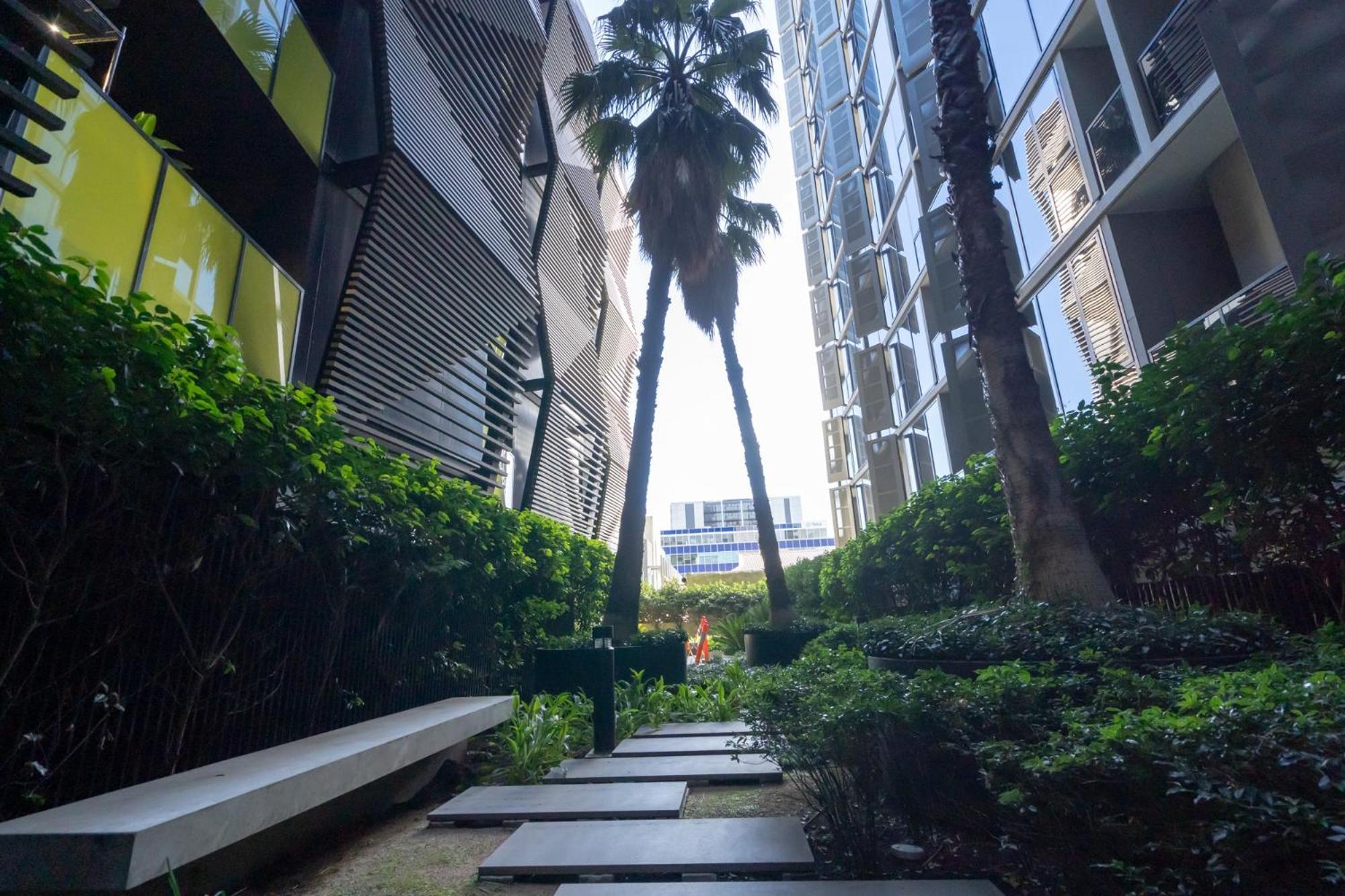 Elegant 1-Bed Apartment with Premium Amenities