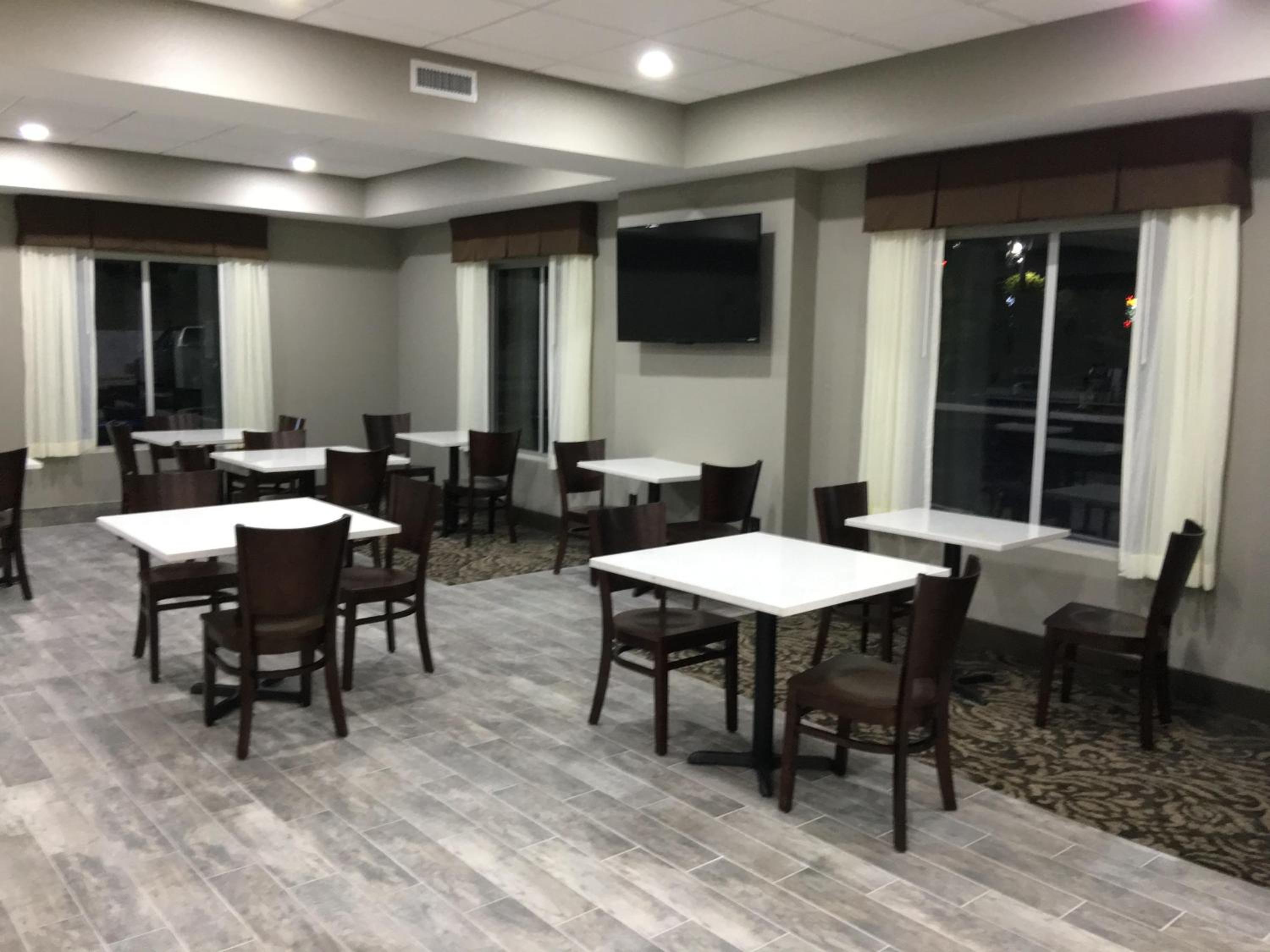 Americas Best Value Inn & Suites