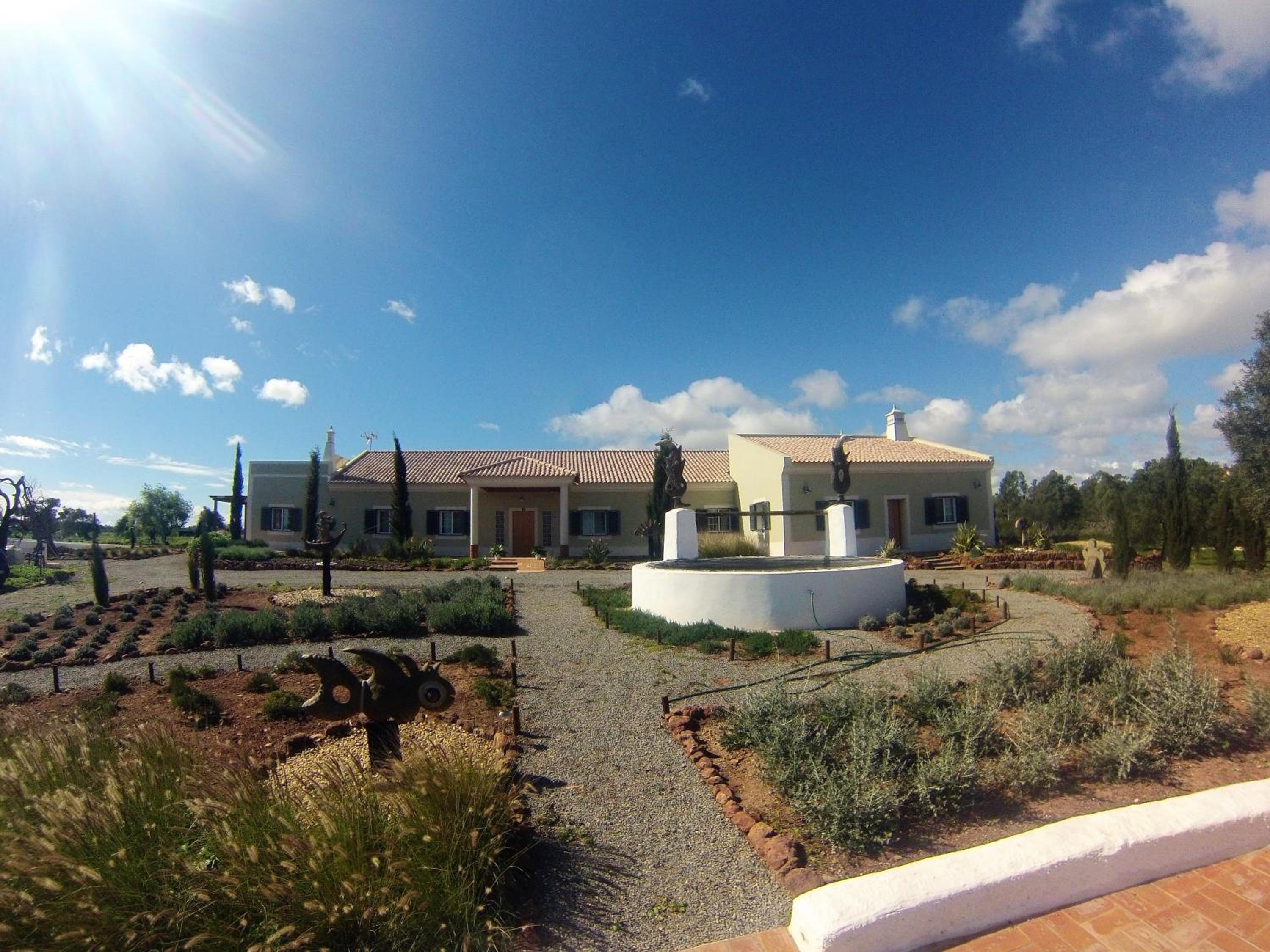 Hotel Espargosa Monte de Baixo & Art - Image 1