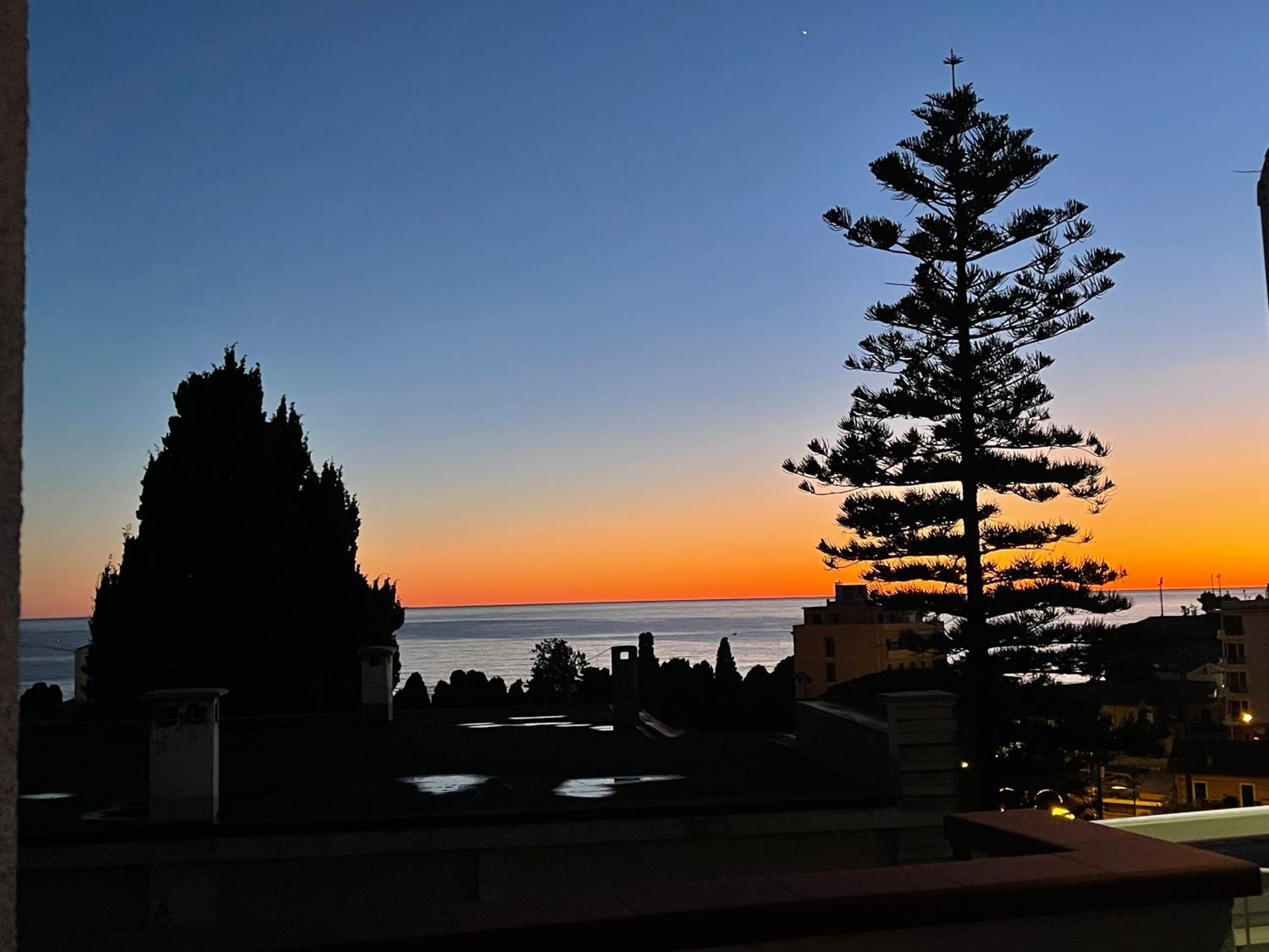Sanremo vacanze zen vue mer 5 mn plage, 3 mn tennis club,Wifi