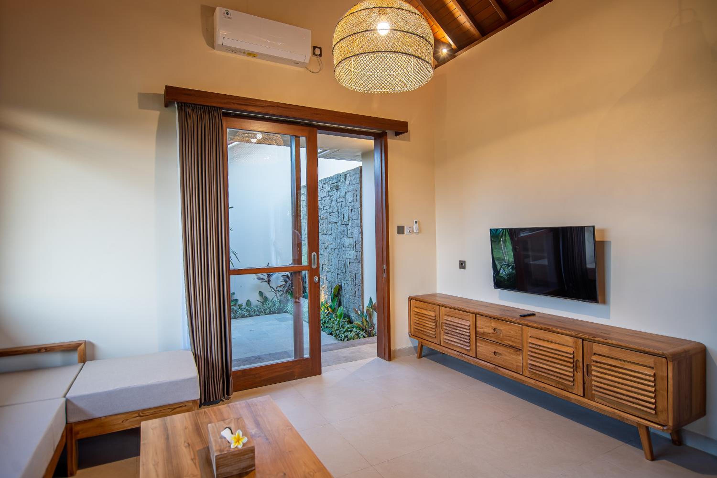 Artika Villa
