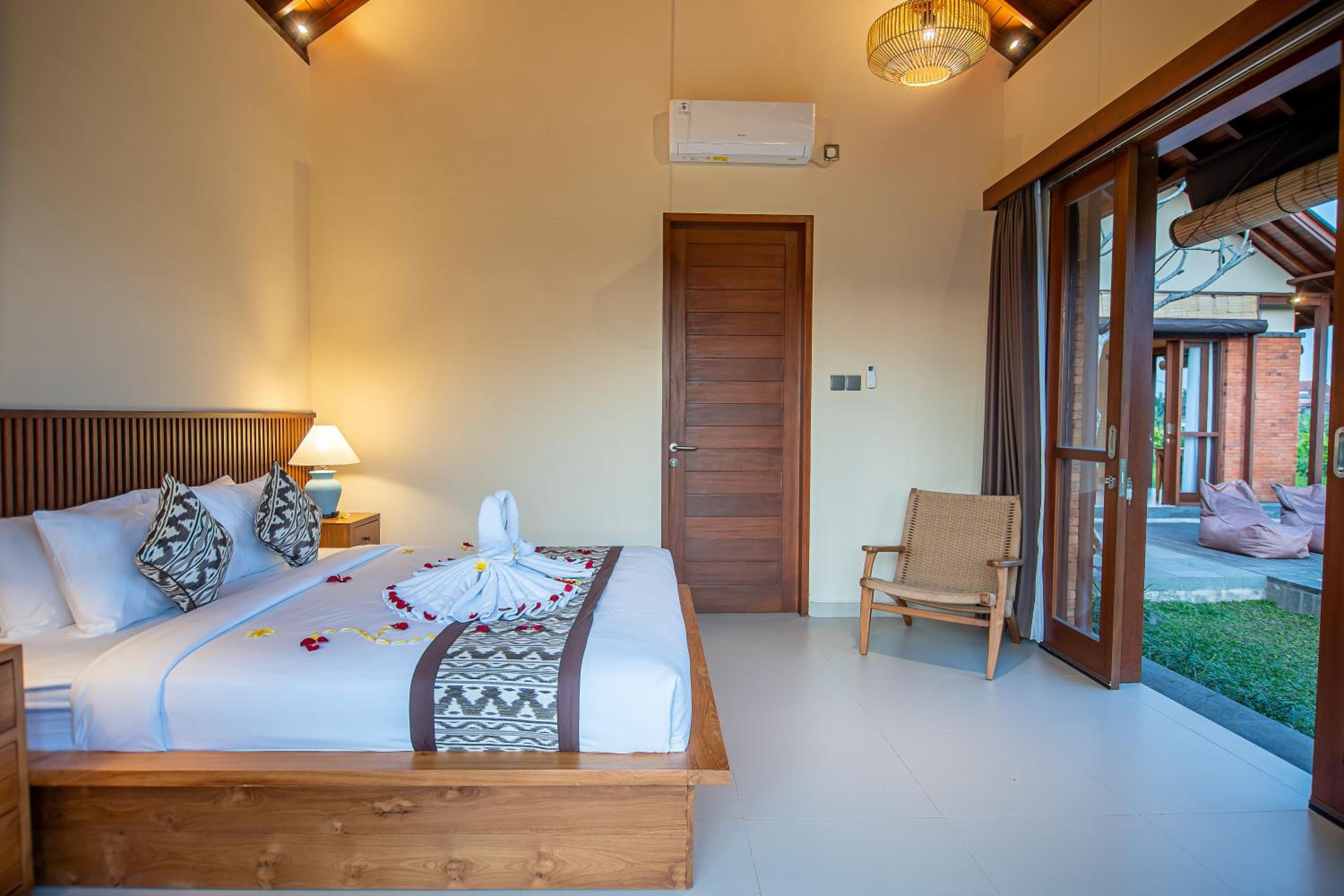 Artika Villa