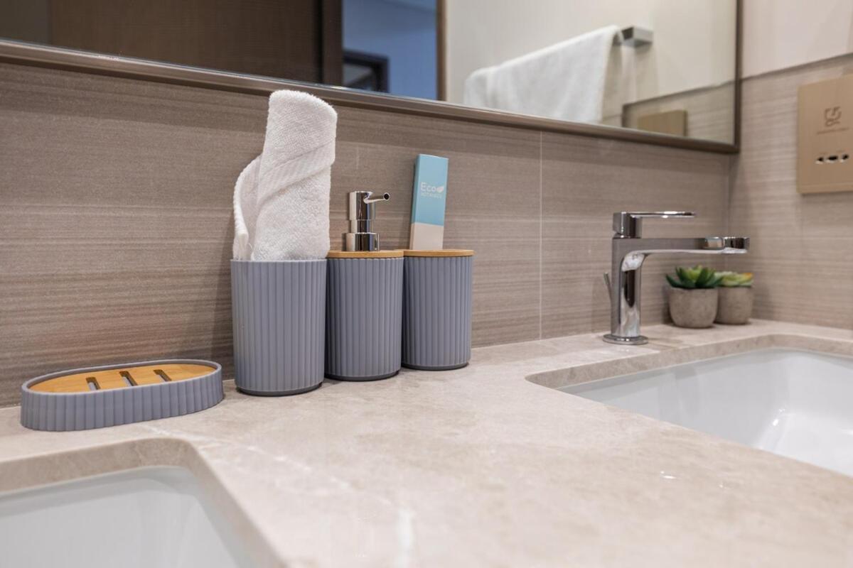 Luxury Stay Just Steps from Dubai Mall 2BR Grande