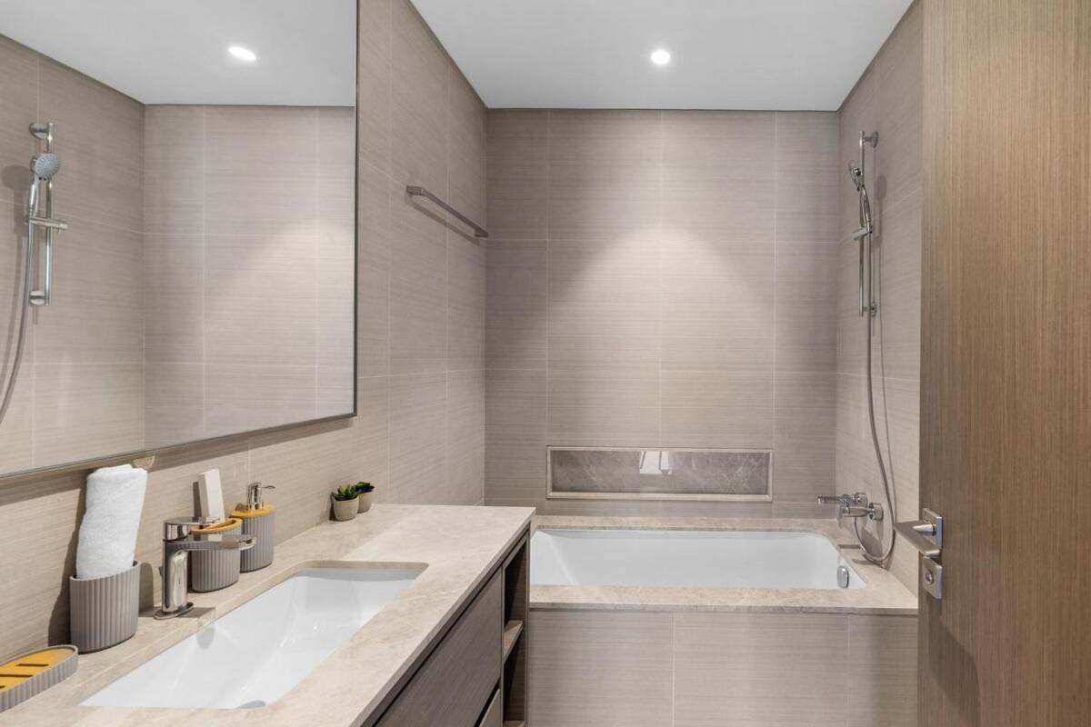 Luxury Stay Just Steps from Dubai Mall 2BR Grande