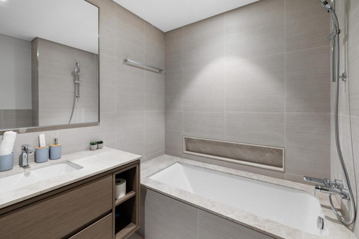 Luxury Stay Just Steps from Dubai Mall 2BR Grande
