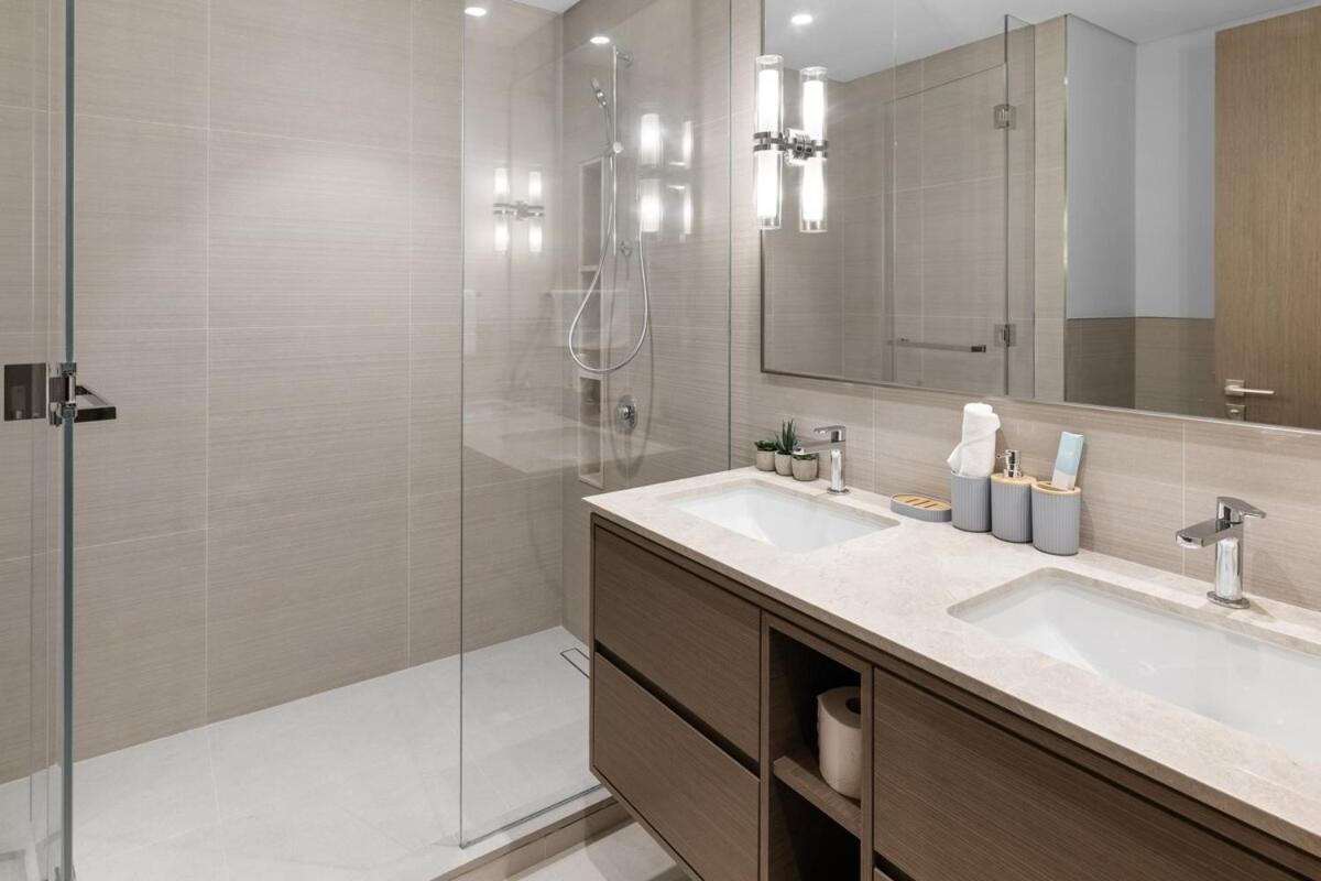 Luxury Stay Just Steps from Dubai Mall 2BR Grande
