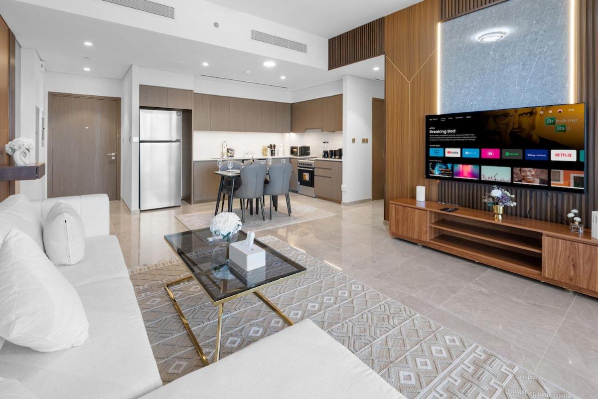 Luxury Stay Just Steps from Dubai Mall 2BR Grande