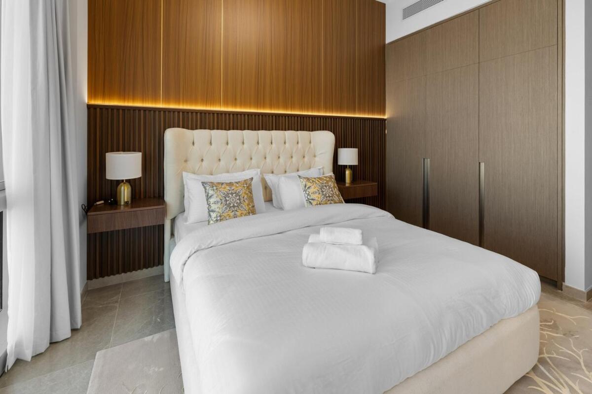 Luxury Stay Just Steps from Dubai Mall 2BR Grande