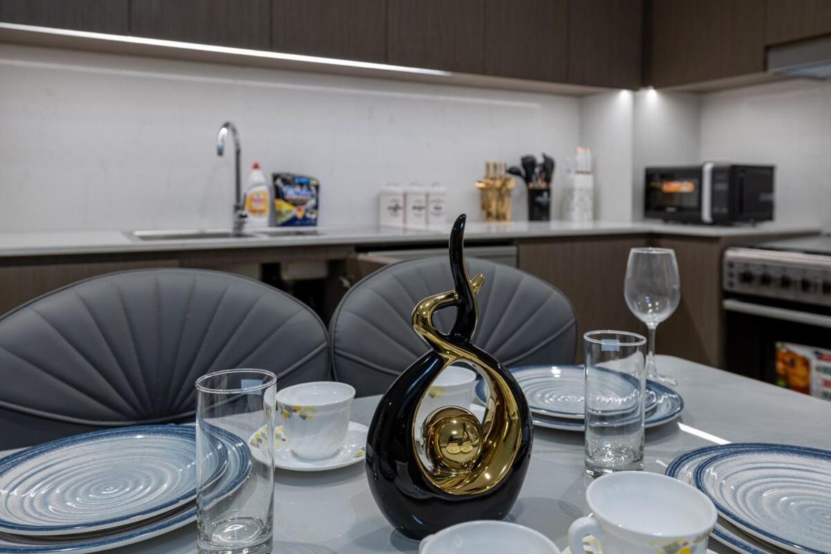 Luxury Stay Just Steps from Dubai Mall 2BR Grande