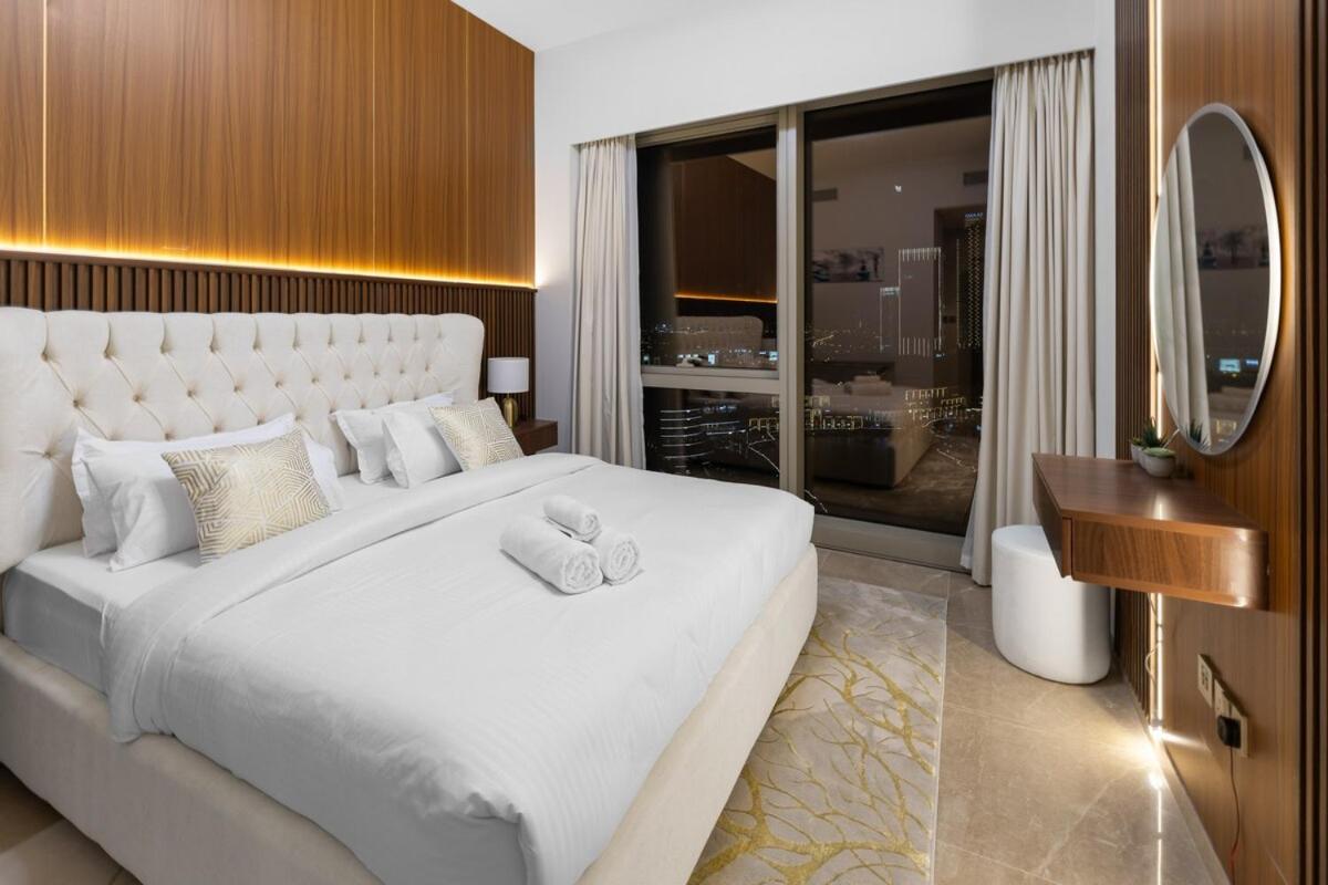 Luxury Stay Just Steps from Dubai Mall 2BR Grande