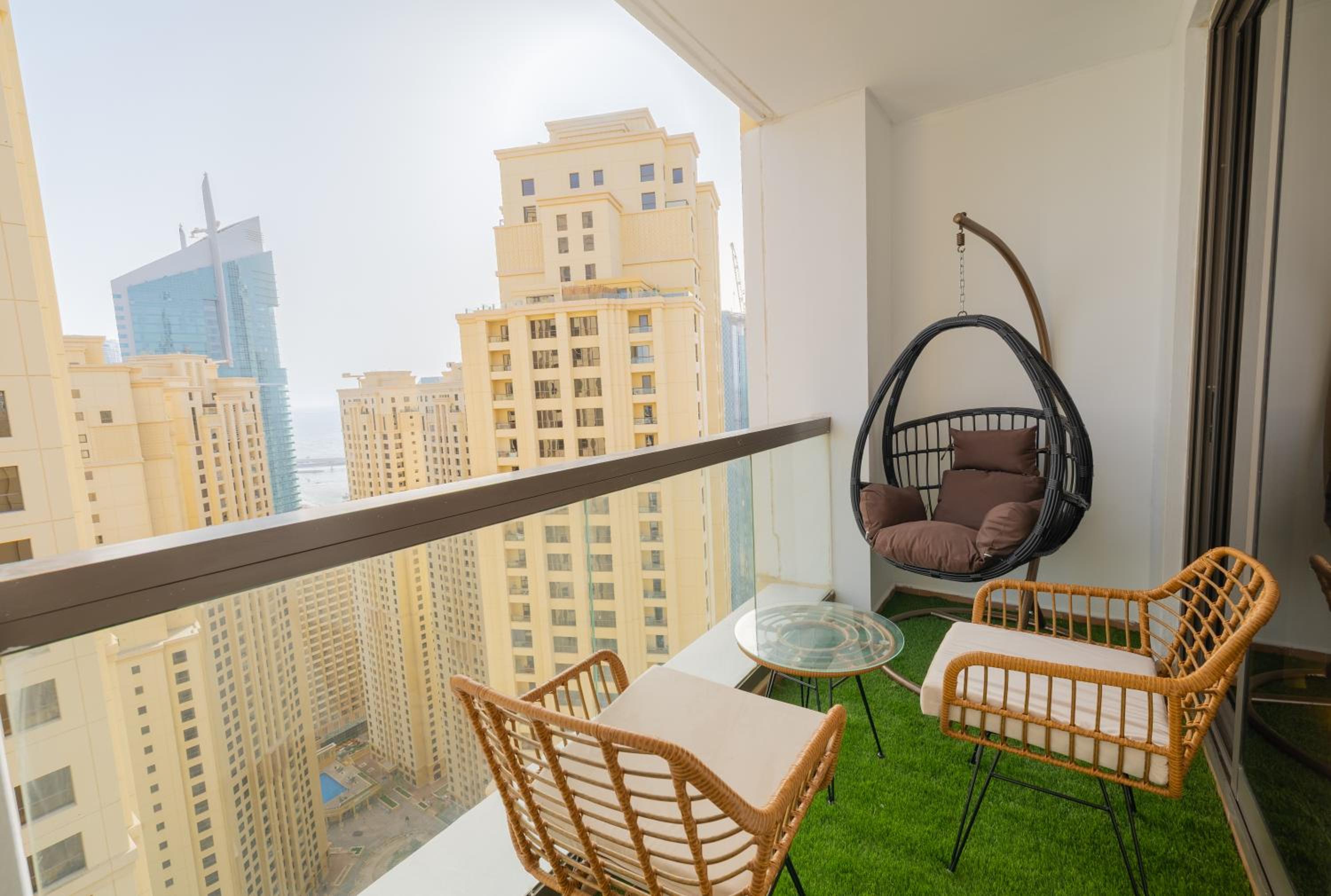 Near Beach Luxurious 2-Bedroom in JBR
