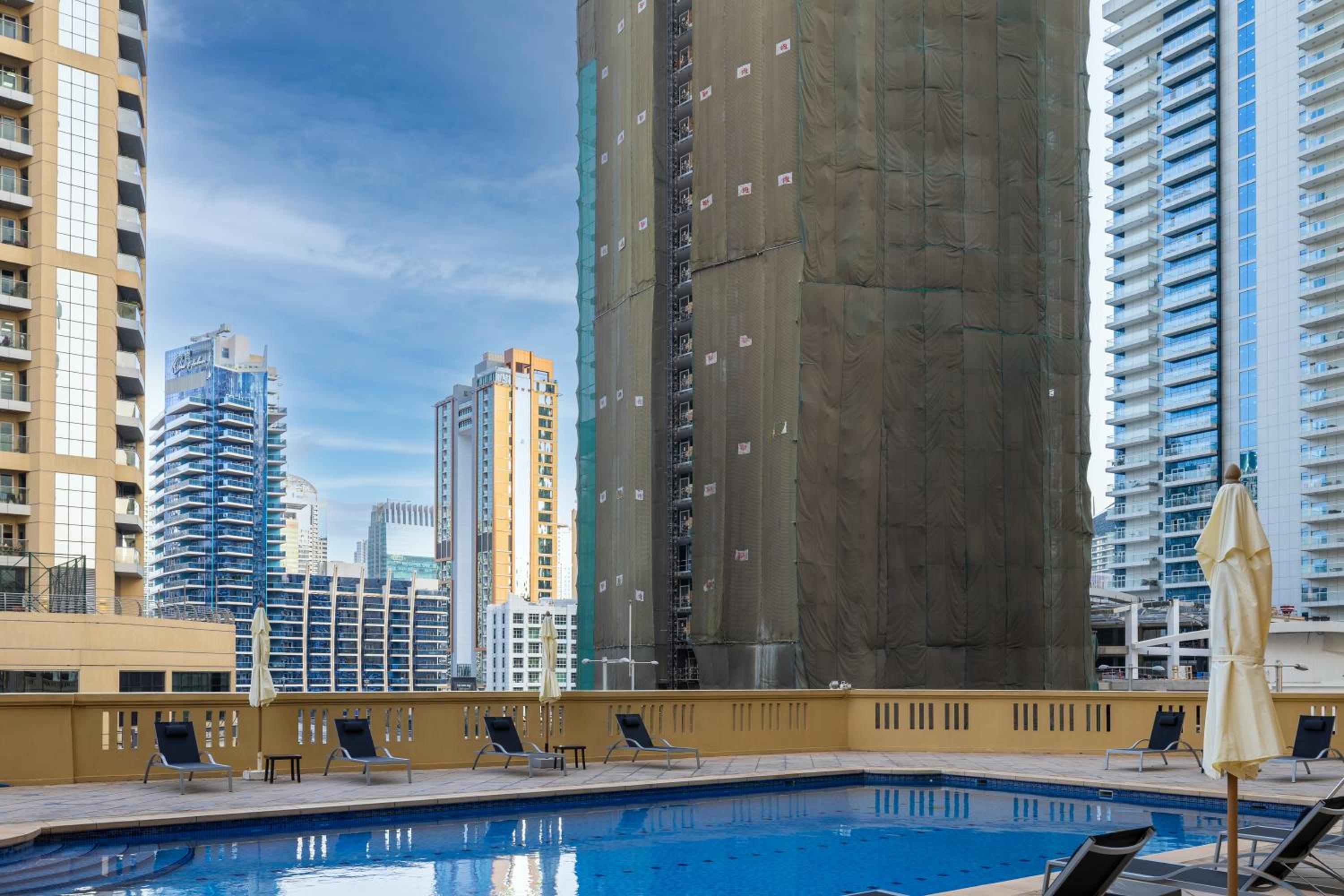 Near Beach Luxurious 2-Bedroom in JBR