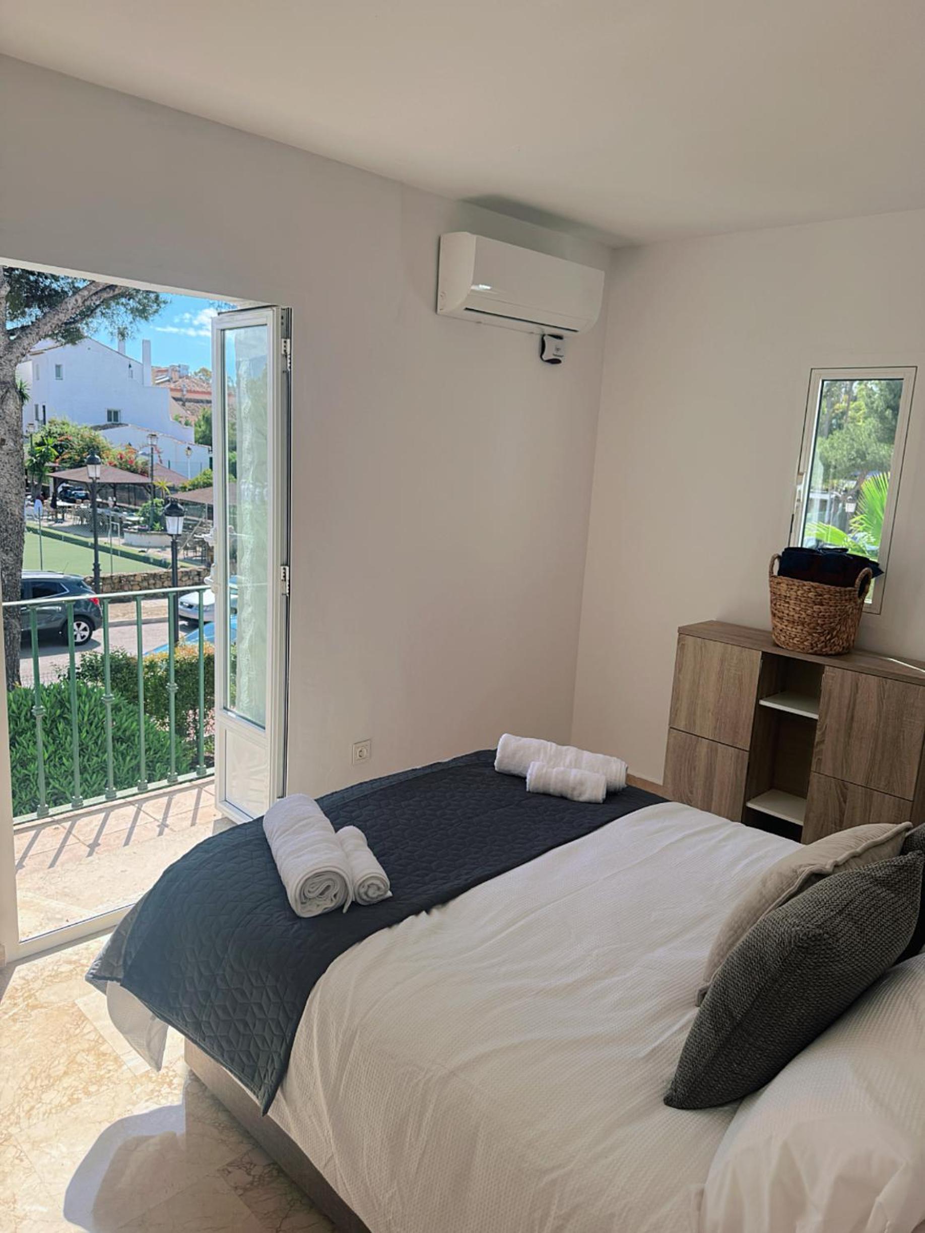 2 Bed Apartment in Bena Vista, Estepona