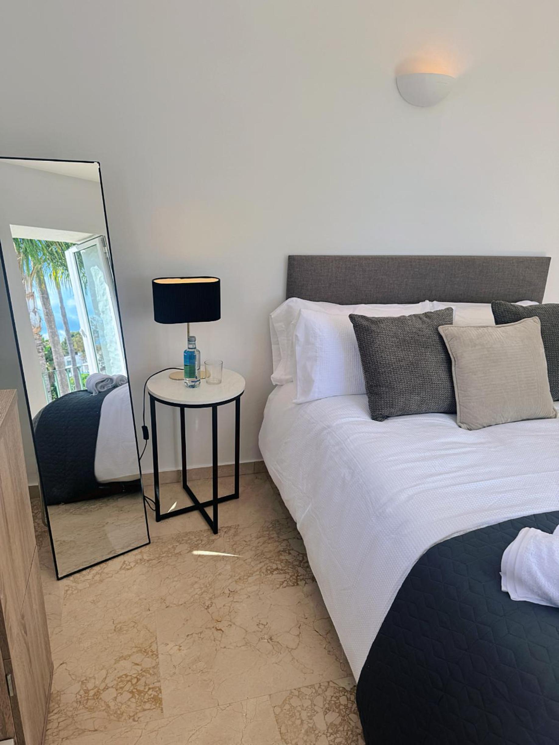 2 Bed Apartment in Bena Vista, Estepona