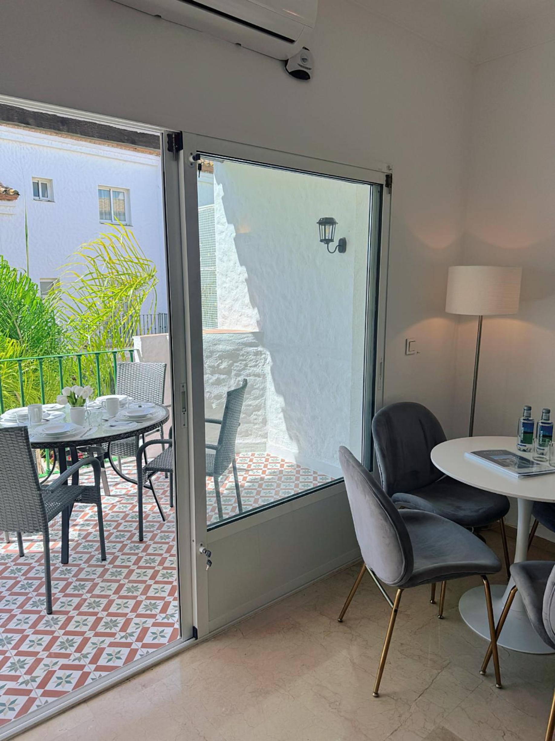 2 Bed Apartment in Bena Vista, Estepona
