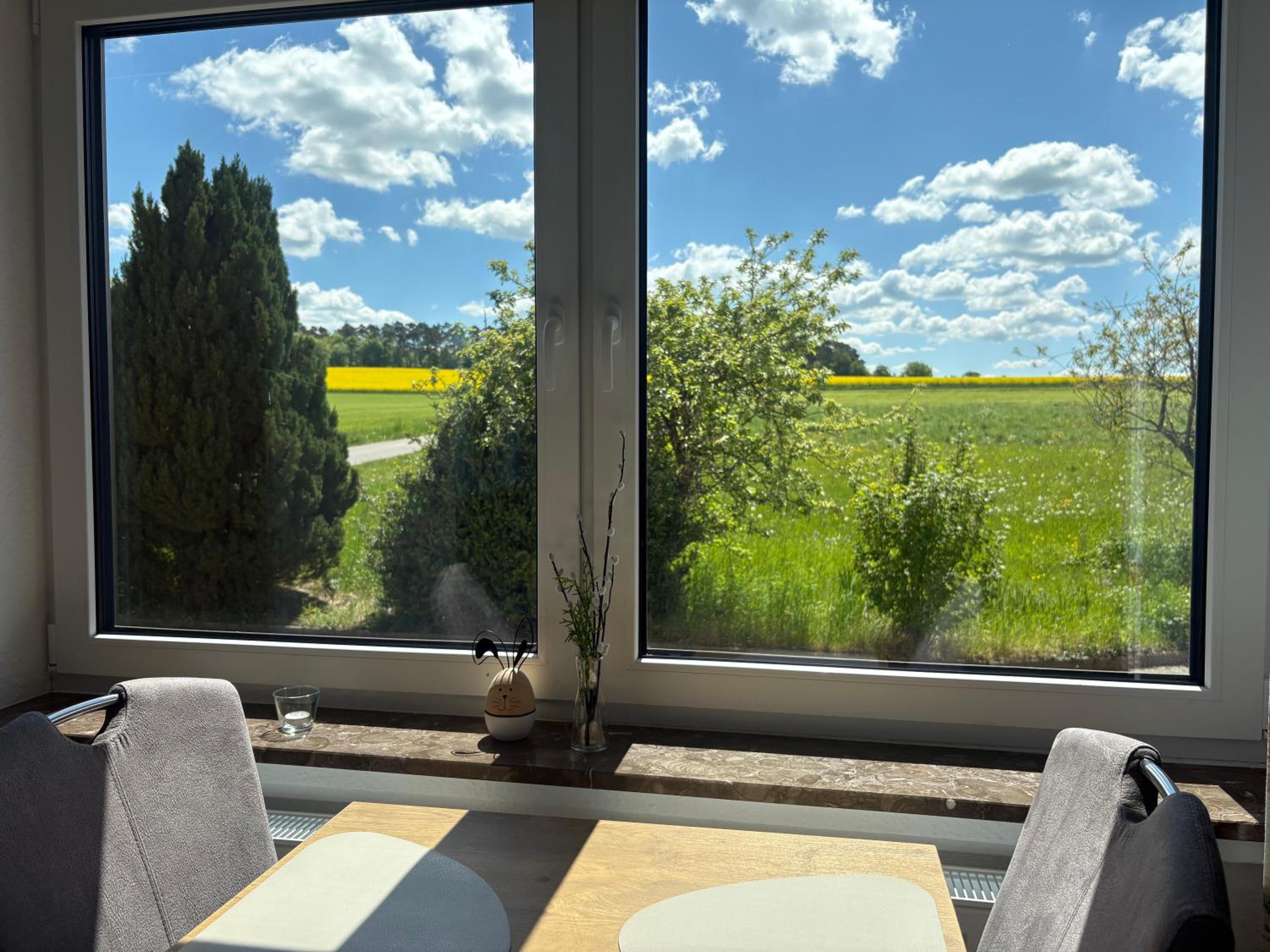 Kamin-Apartment Bodanum mit eigener Terrasse - naturnahe Ortsrandlage - VDSL - 10 min zum Nürburgring