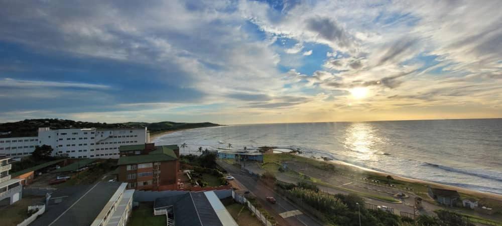 Peacehaven's Top Floor Gem 703