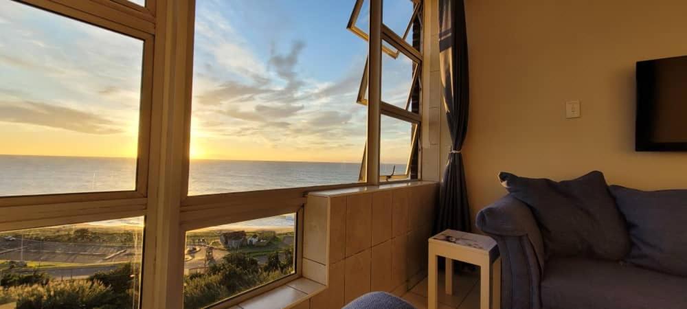 Peacehaven's Top Floor Gem 703