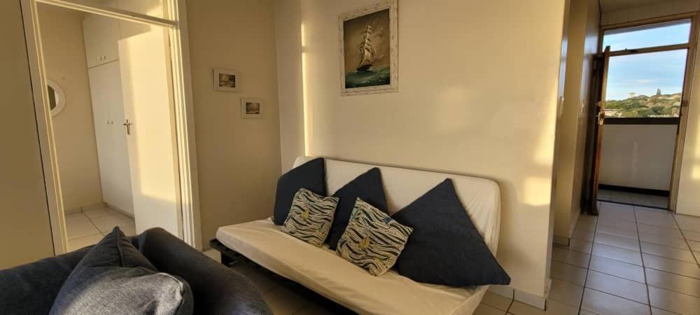 Peacehaven's Top Floor Gem 703