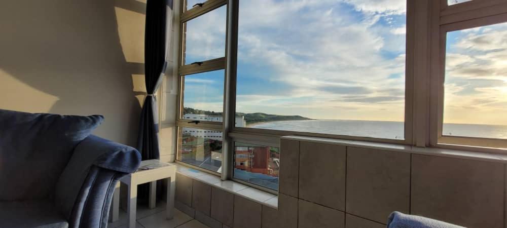 Peacehaven's Top Floor Gem 703