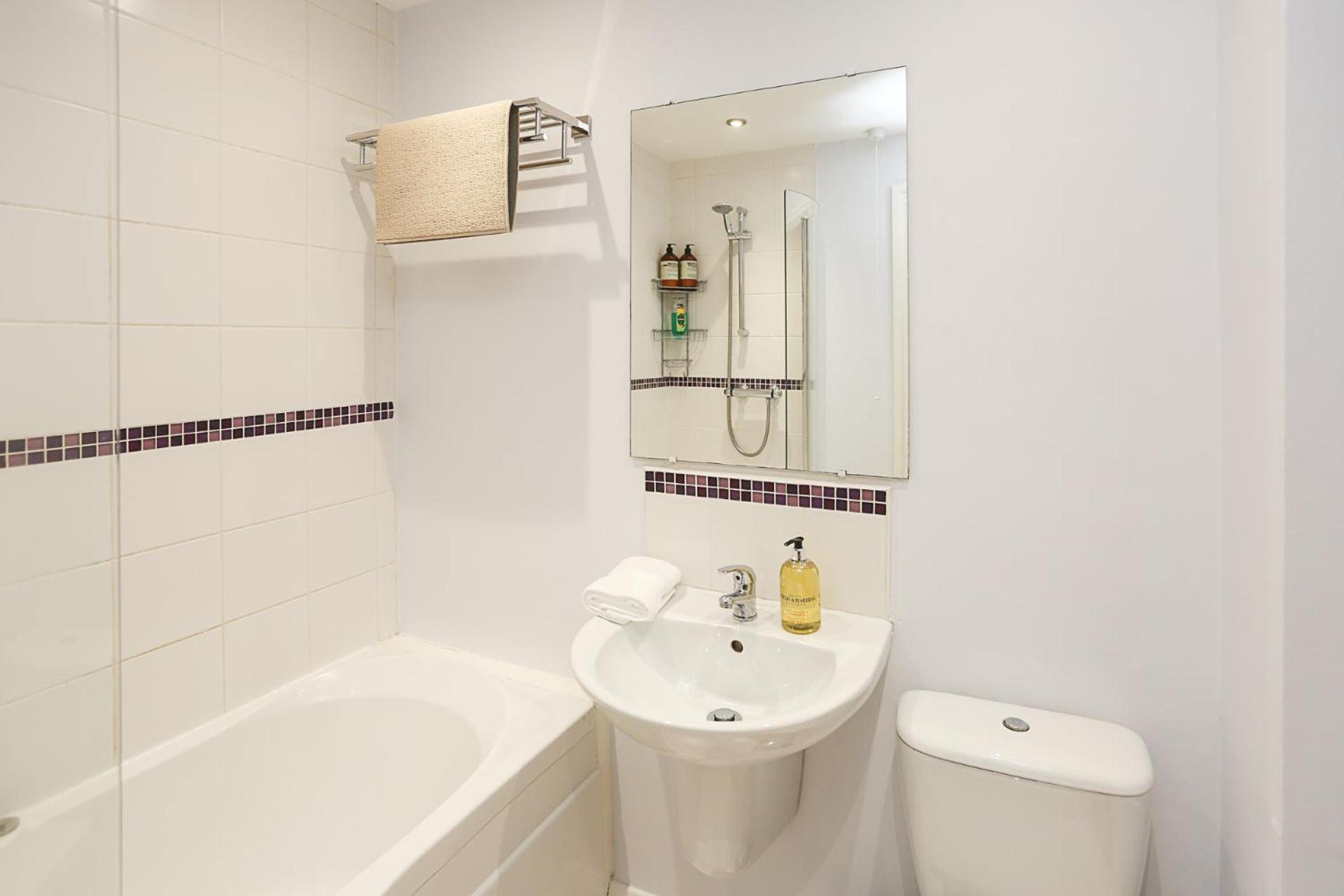 Newly refurbished! Eastside Escape - Conveniently located with fantastic local transport links