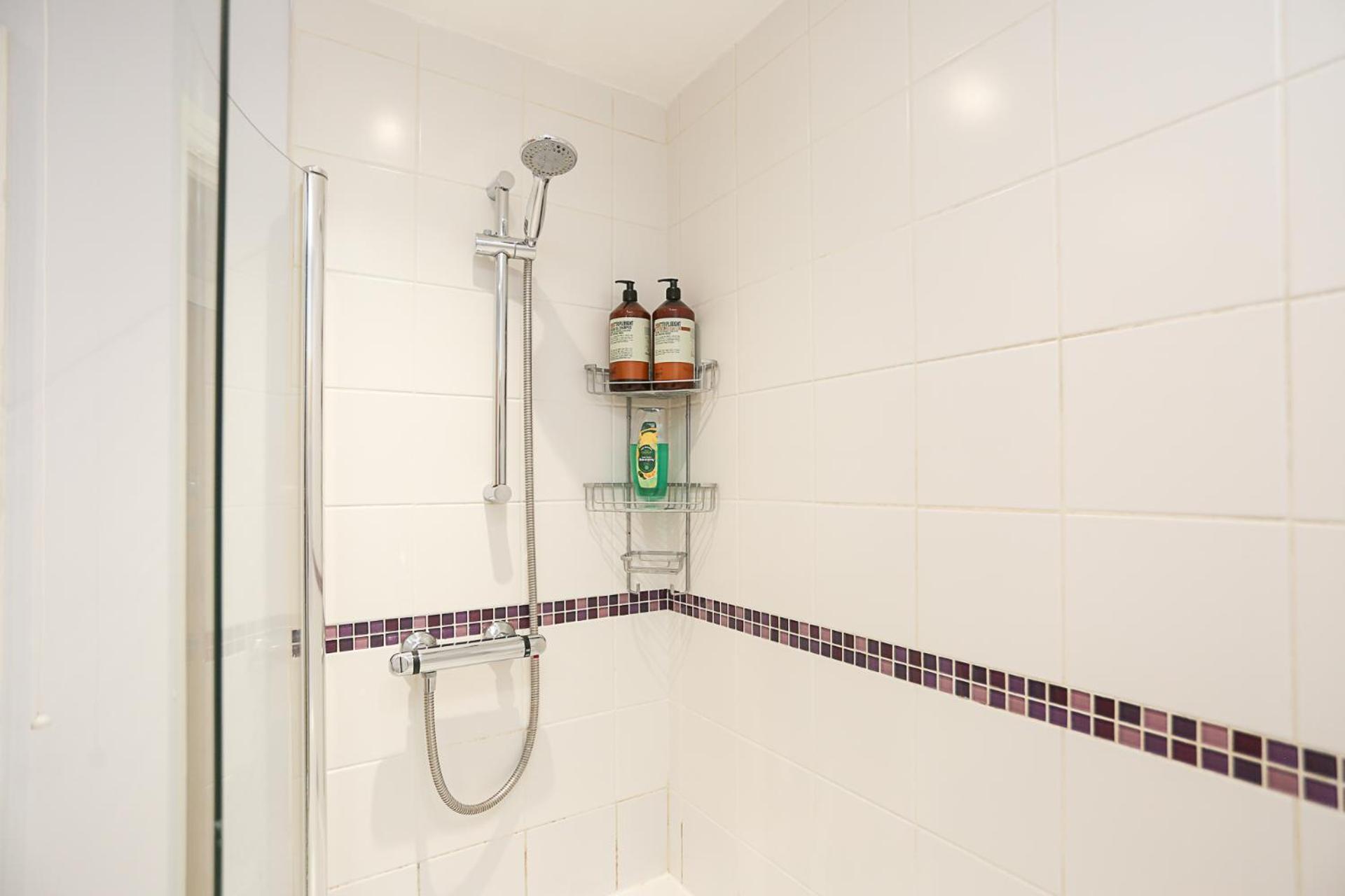 Newly refurbished! Eastside Escape - Conveniently located with fantastic local transport links